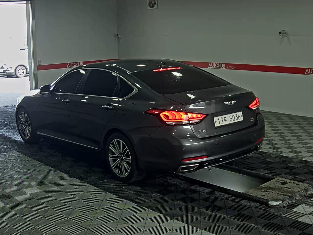 Genesis G80 2018 - Image 5
