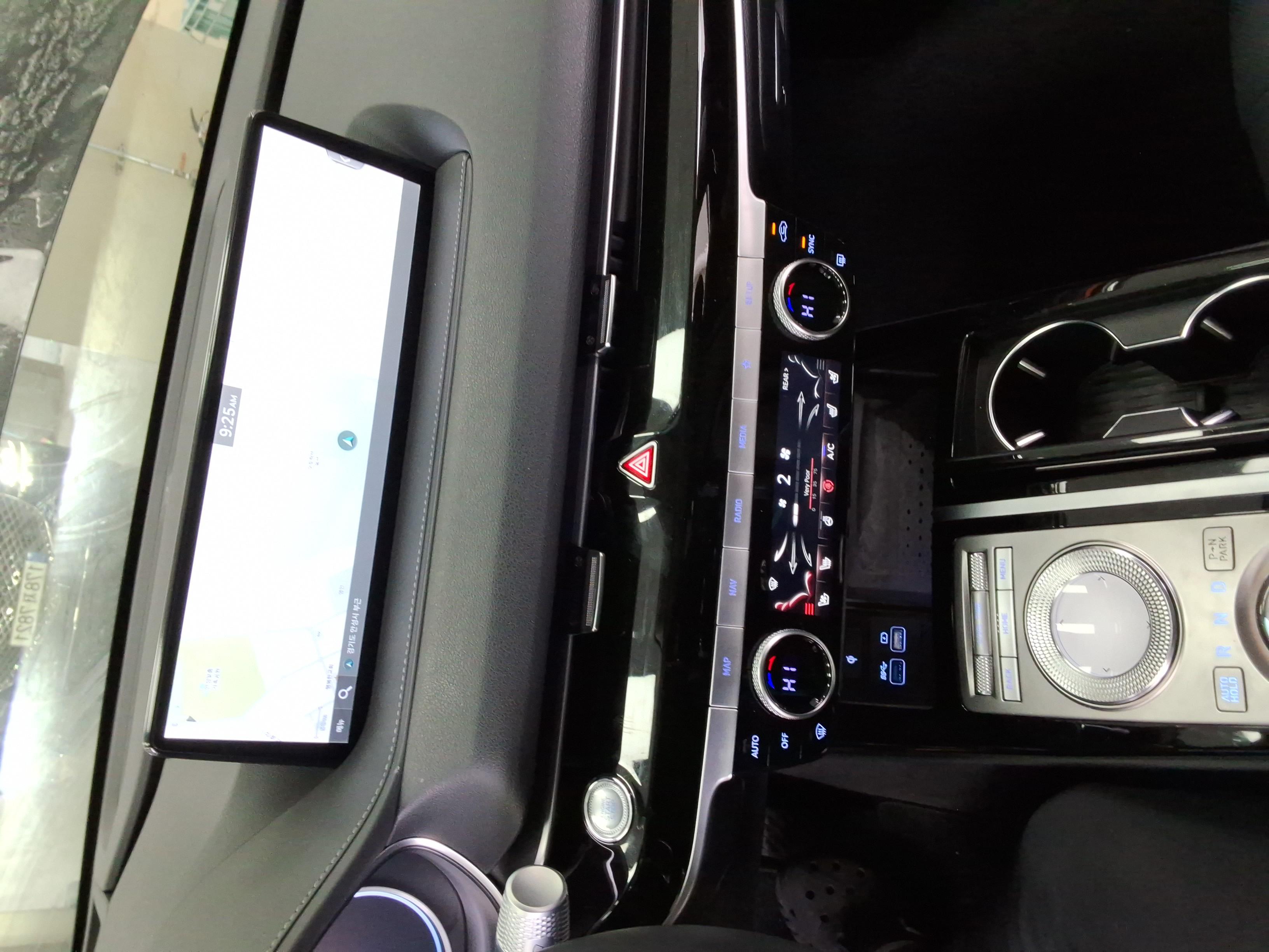 Genesis G80 2022 - Image 18