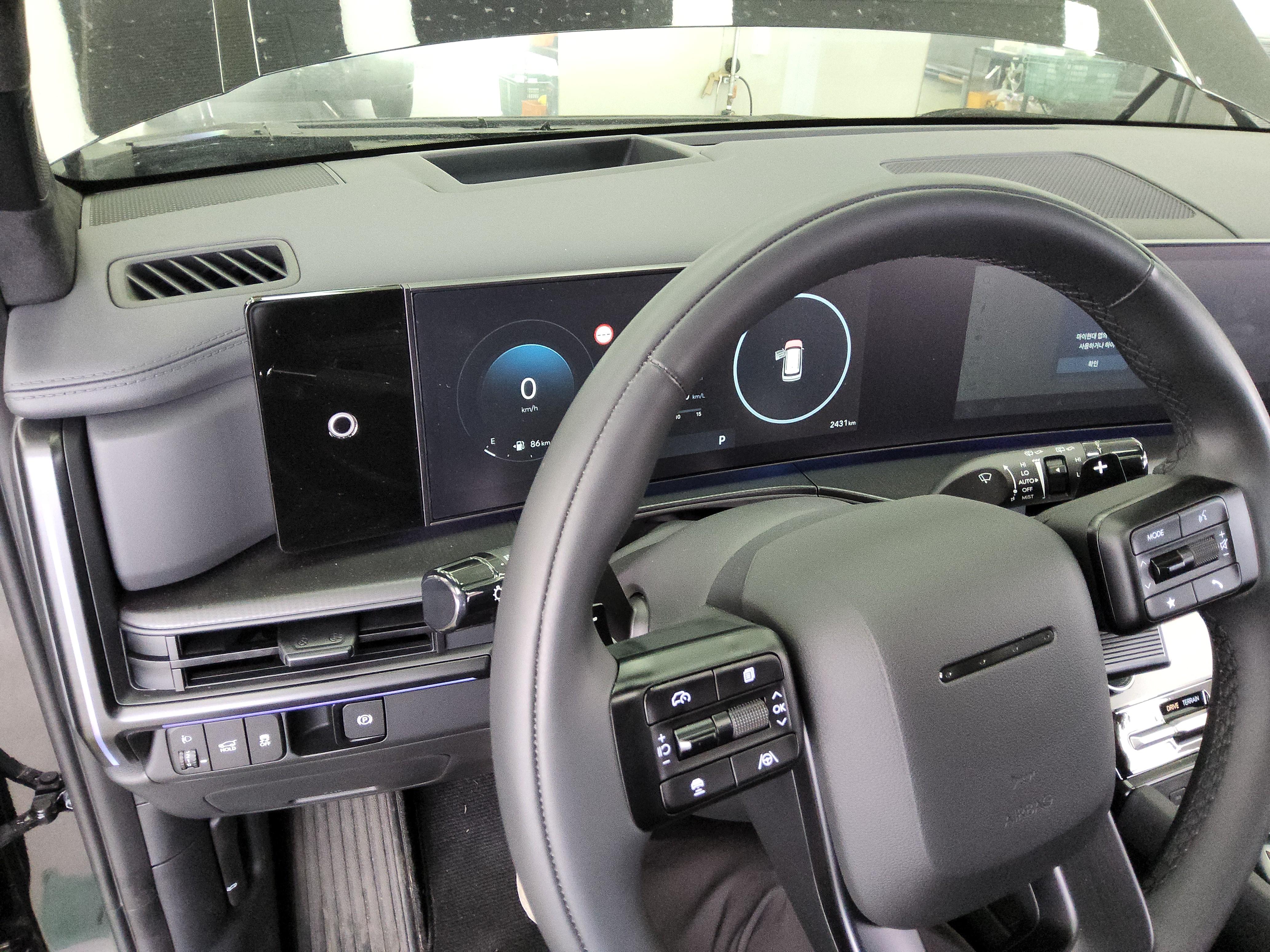 Hyundai Santa Fe 2025 - Image 17