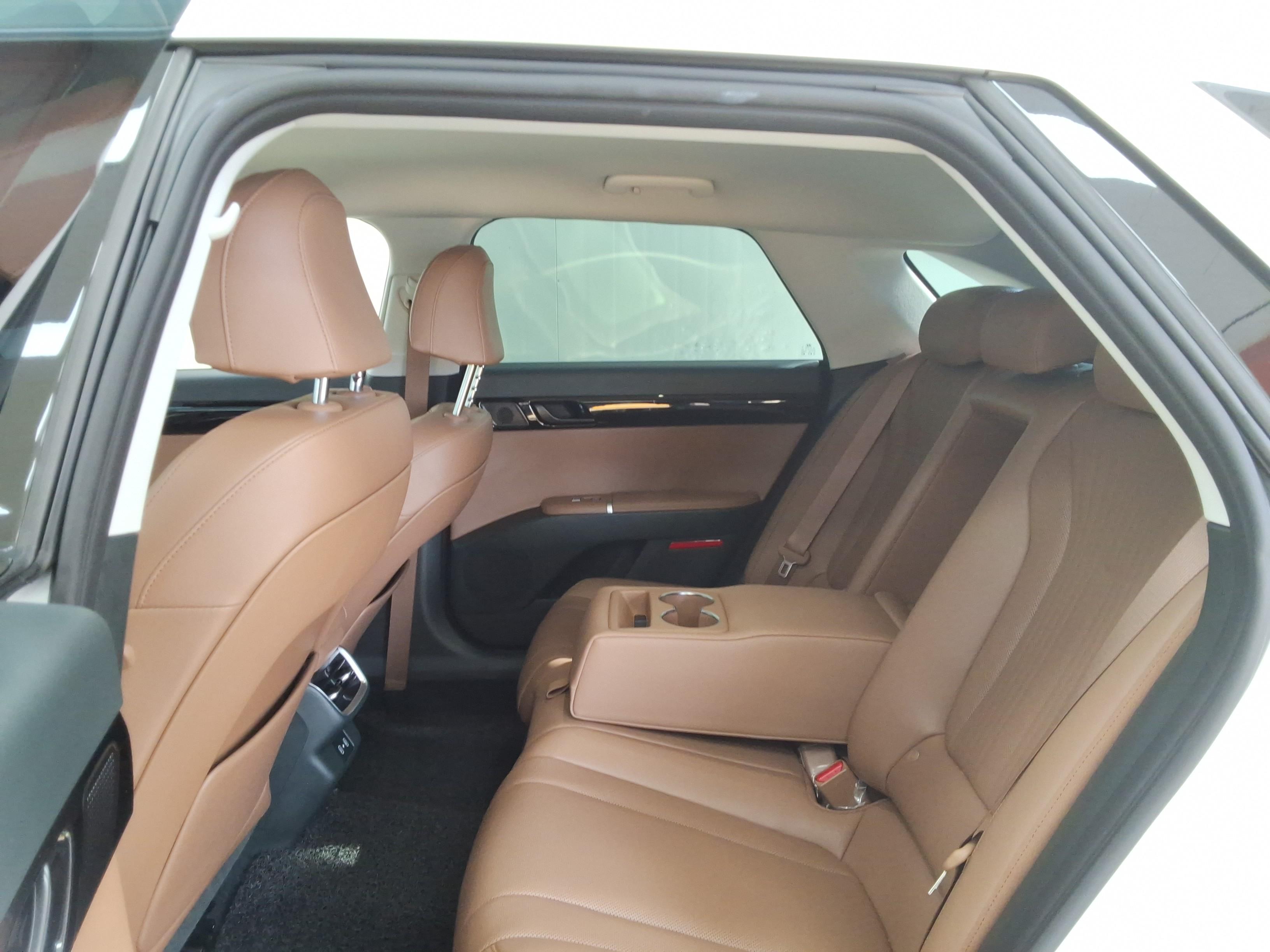 Hyundai AZERA 2024 - Image 11