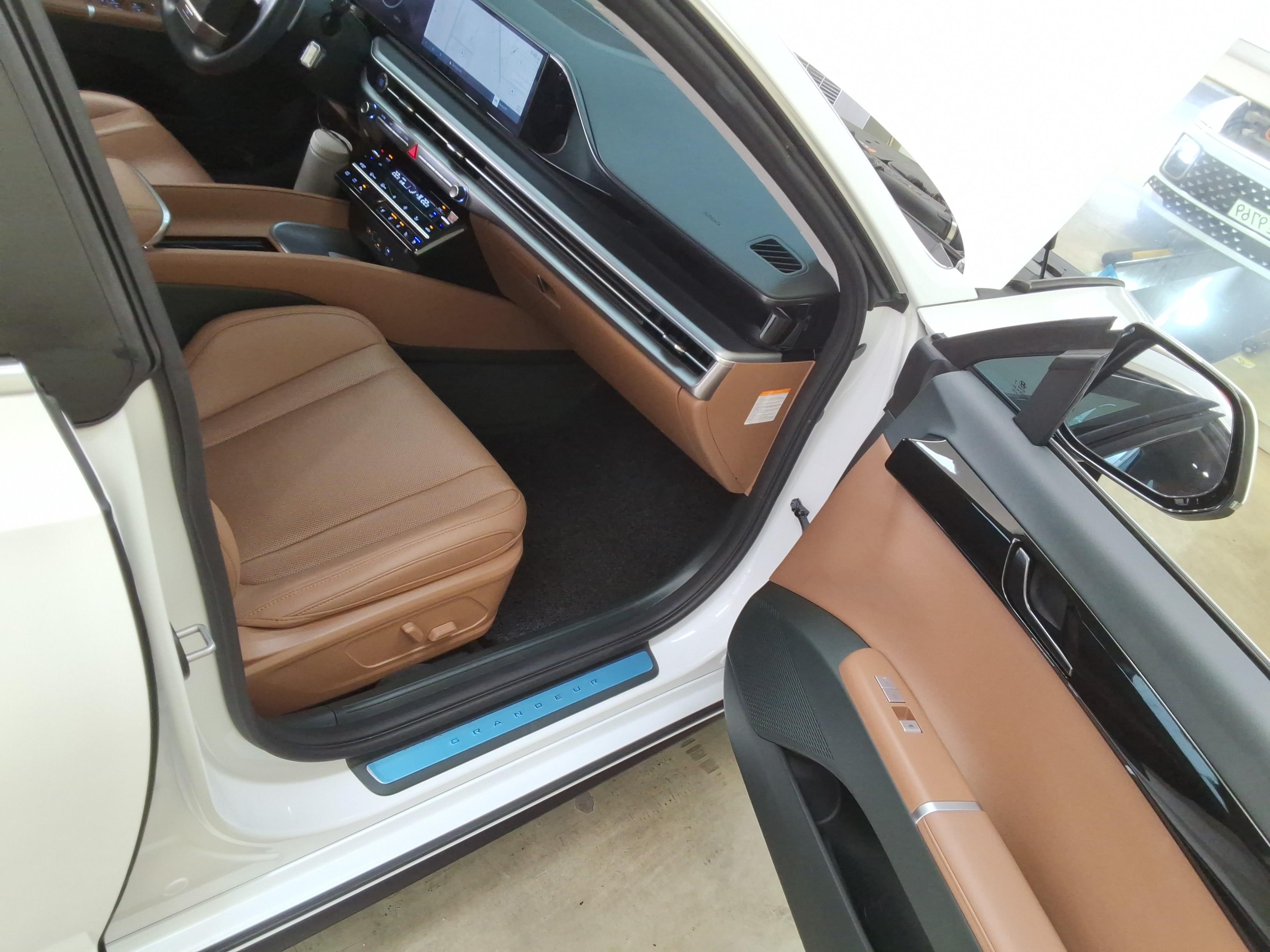 Hyundai AZERA 2024 - Image 14