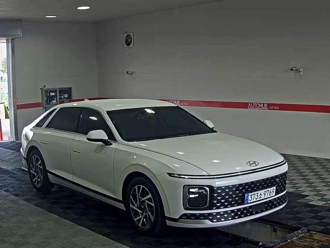 Hyundai AZERA 2024 - Image 2