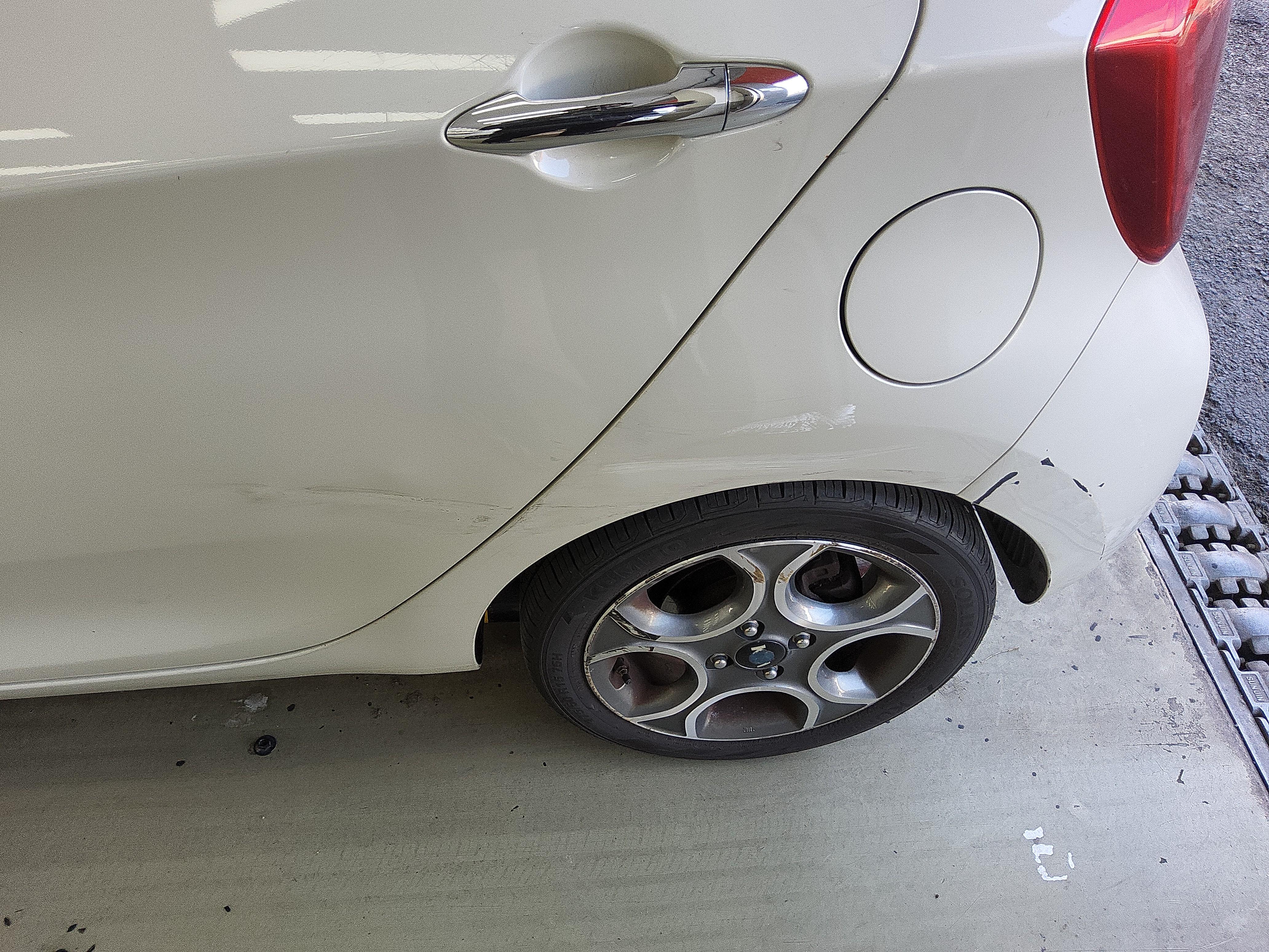 Kia Morning 2016 - Image 21