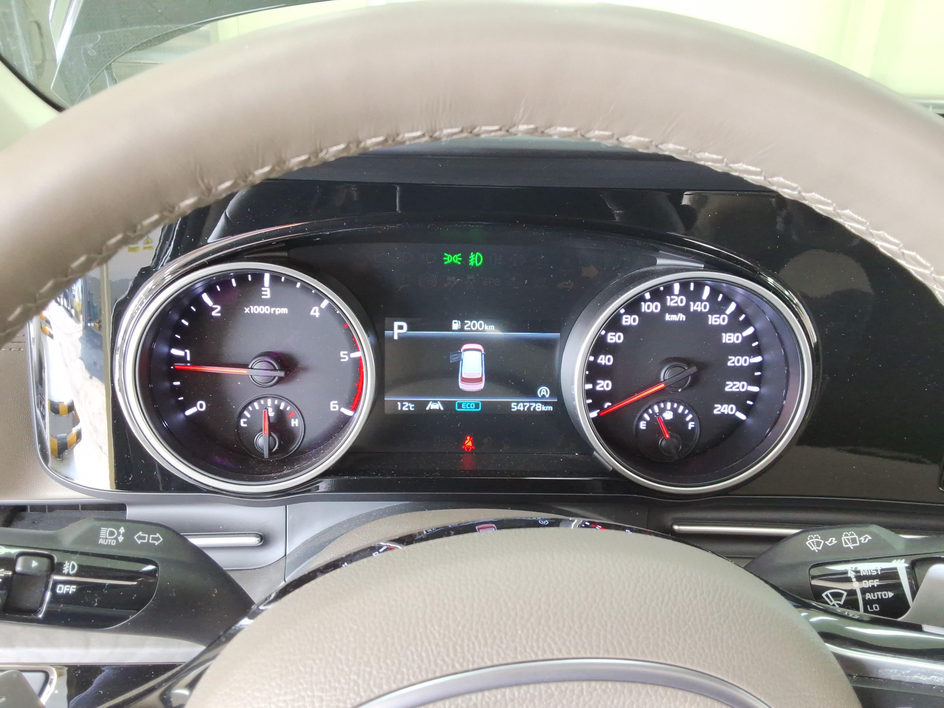 Kia SEDONA 2023 - Image 8