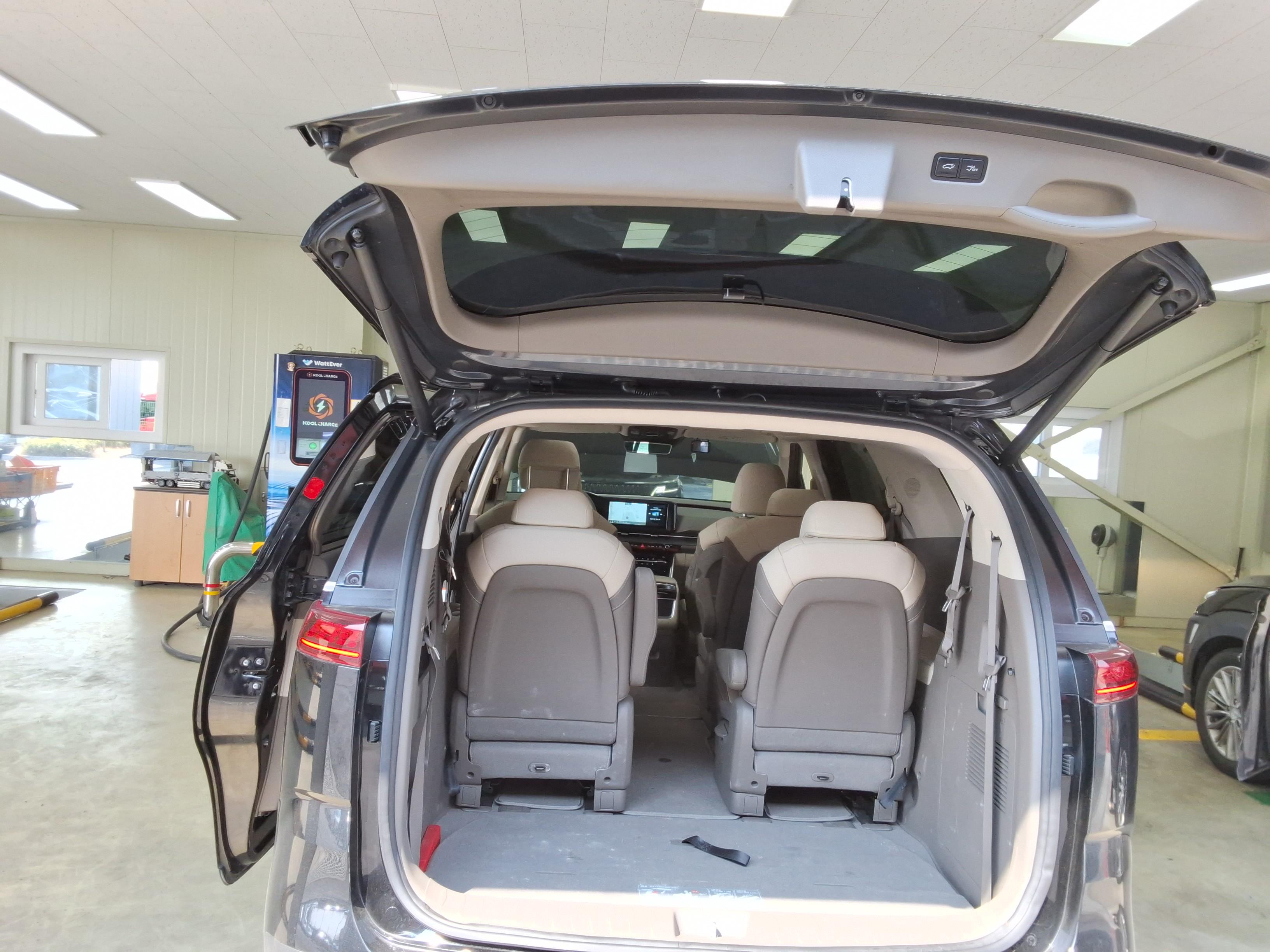 Kia SEDONA 2023 - Image 12