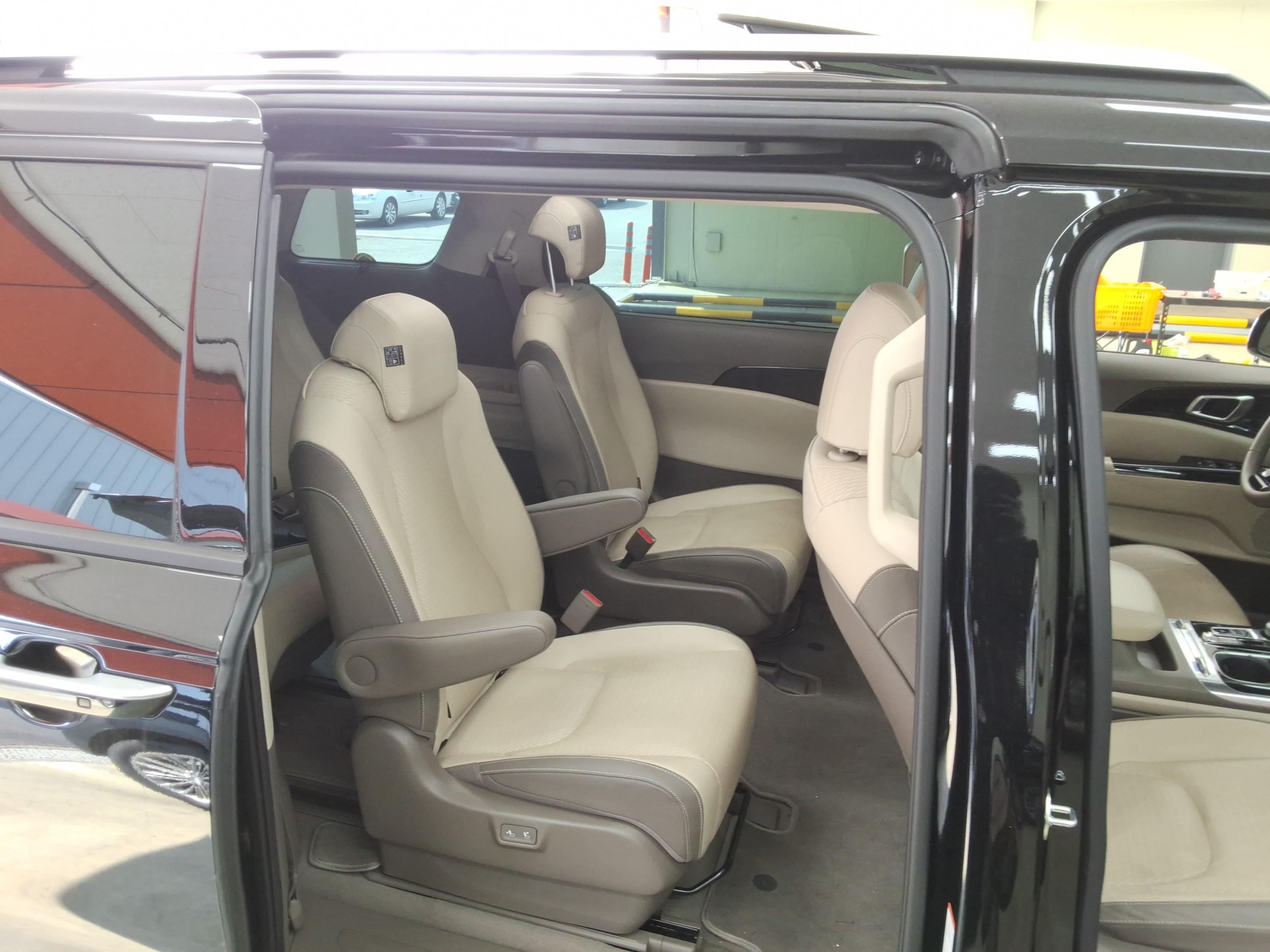 Kia SEDONA 2023 - Image 13