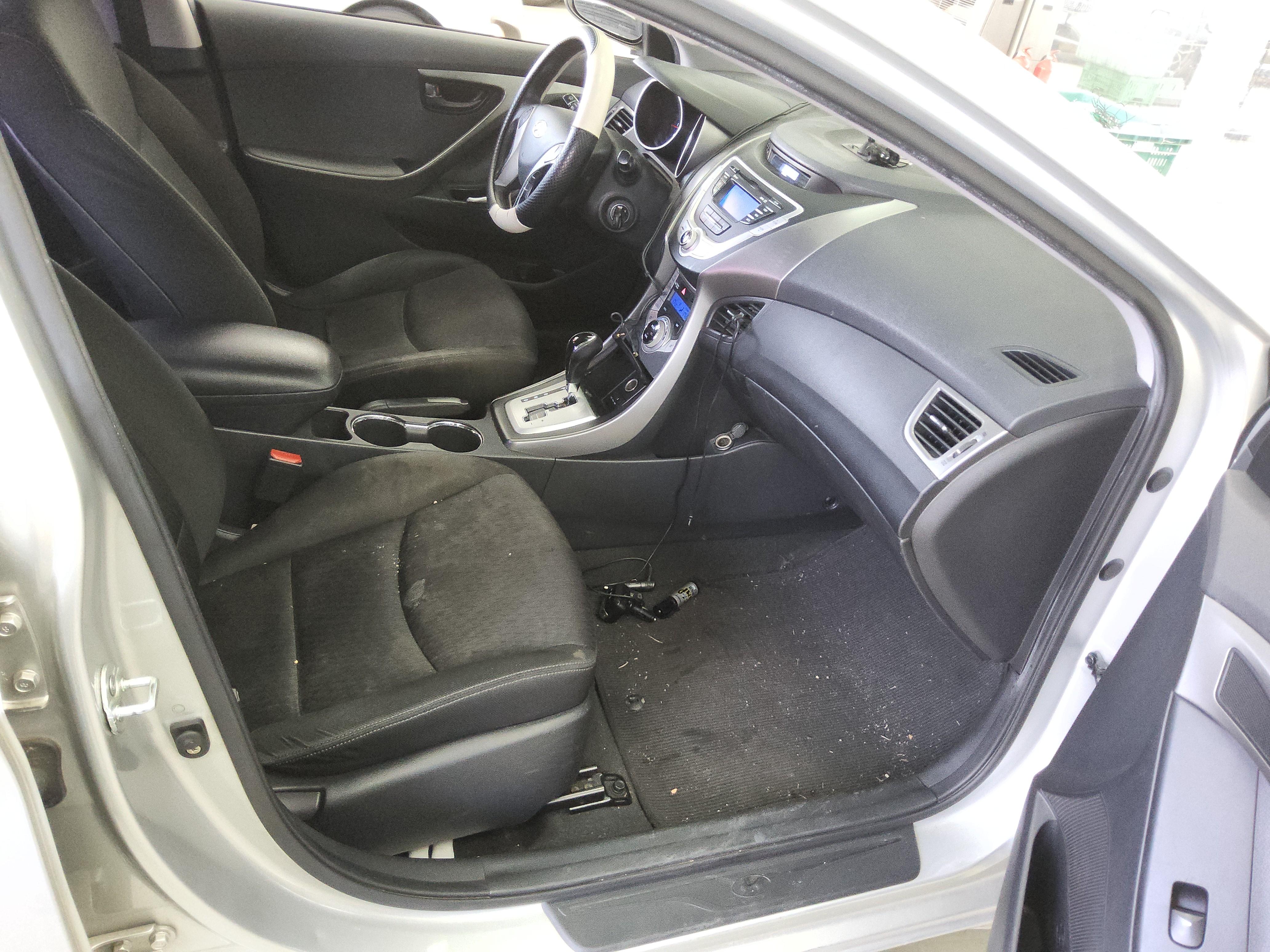 Hyundai Elantra 2012 - Image 13