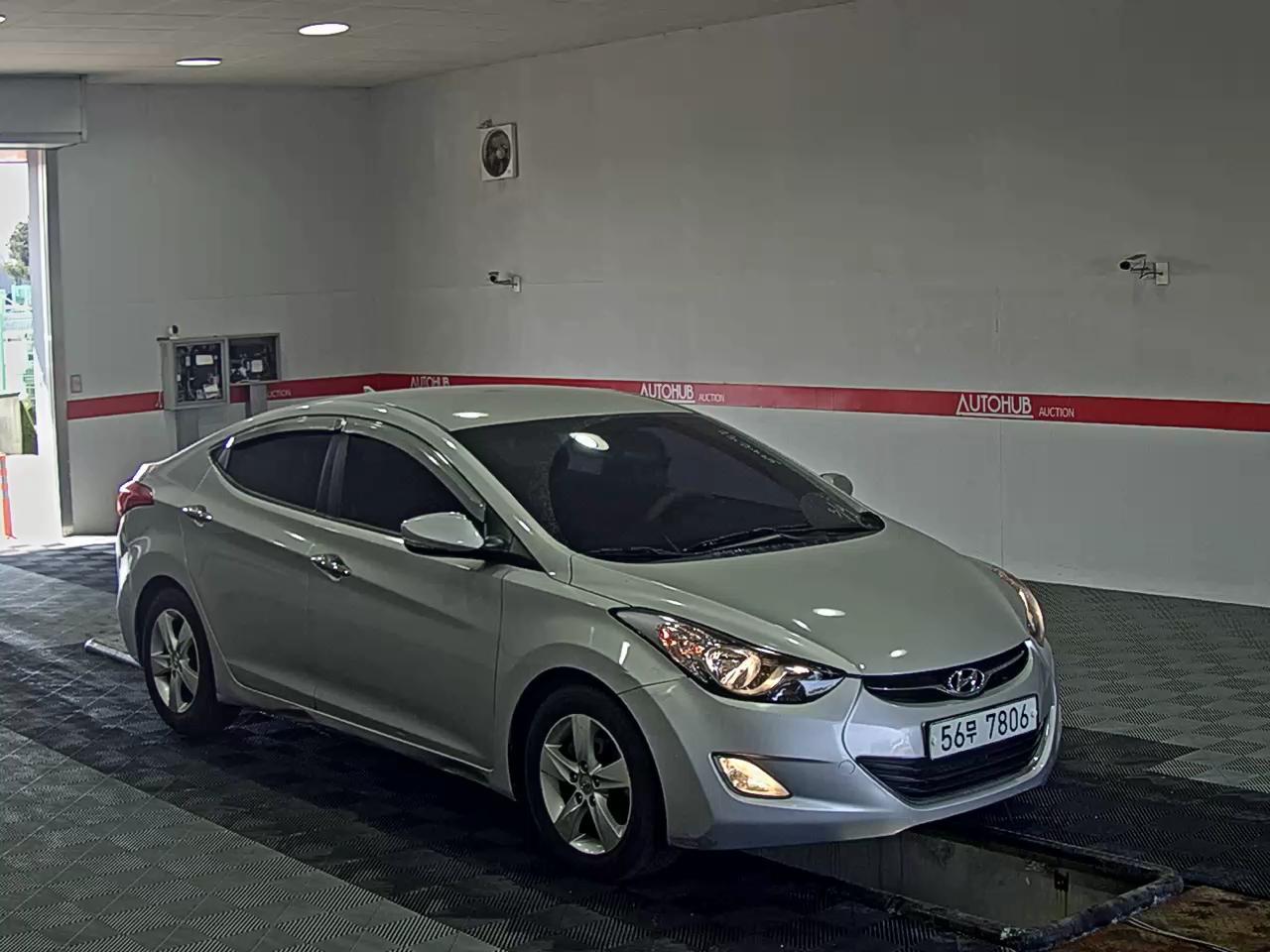 Hyundai Elantra 2012 - Image 2