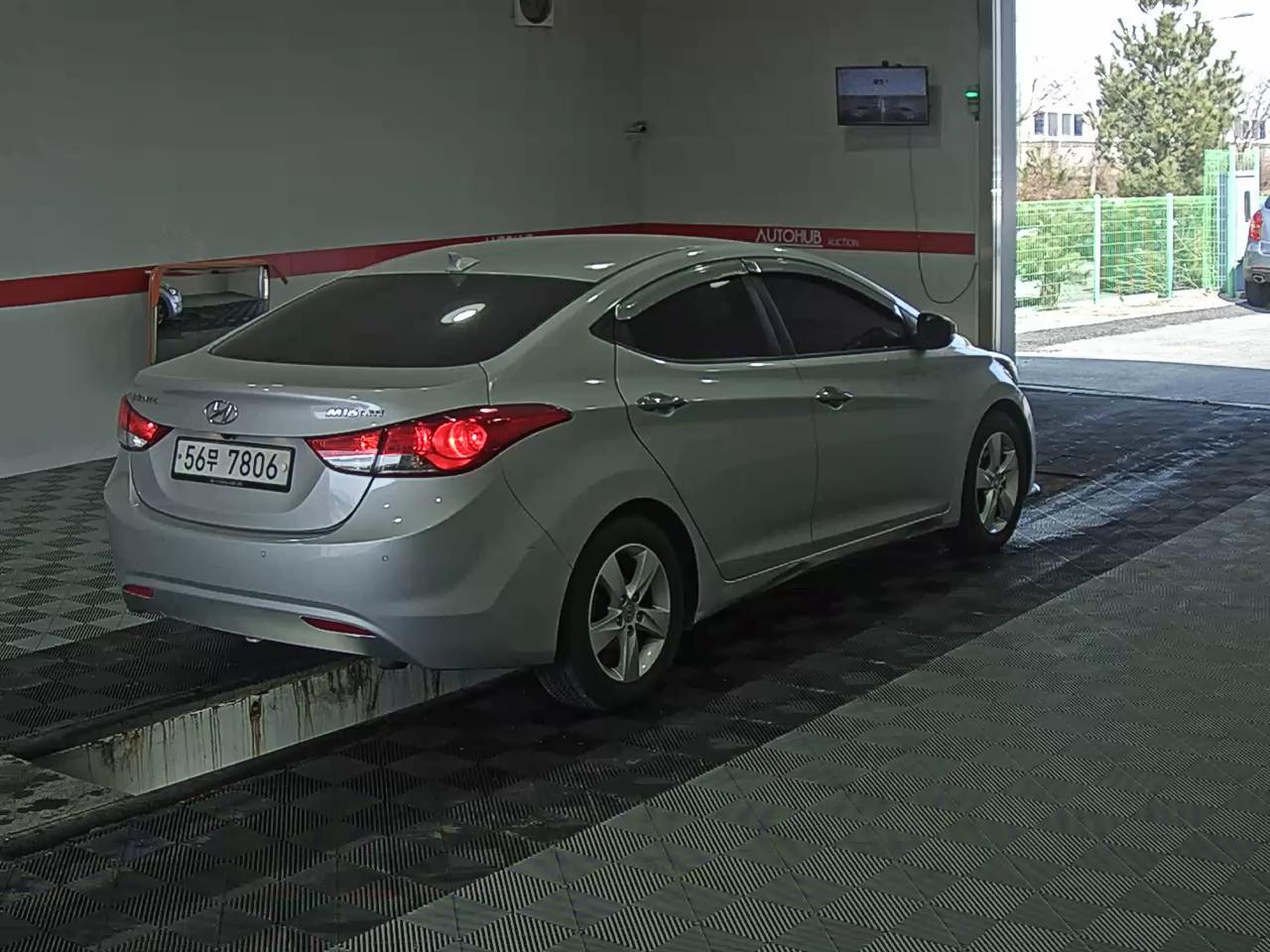 Hyundai Elantra 2012 - Image 4