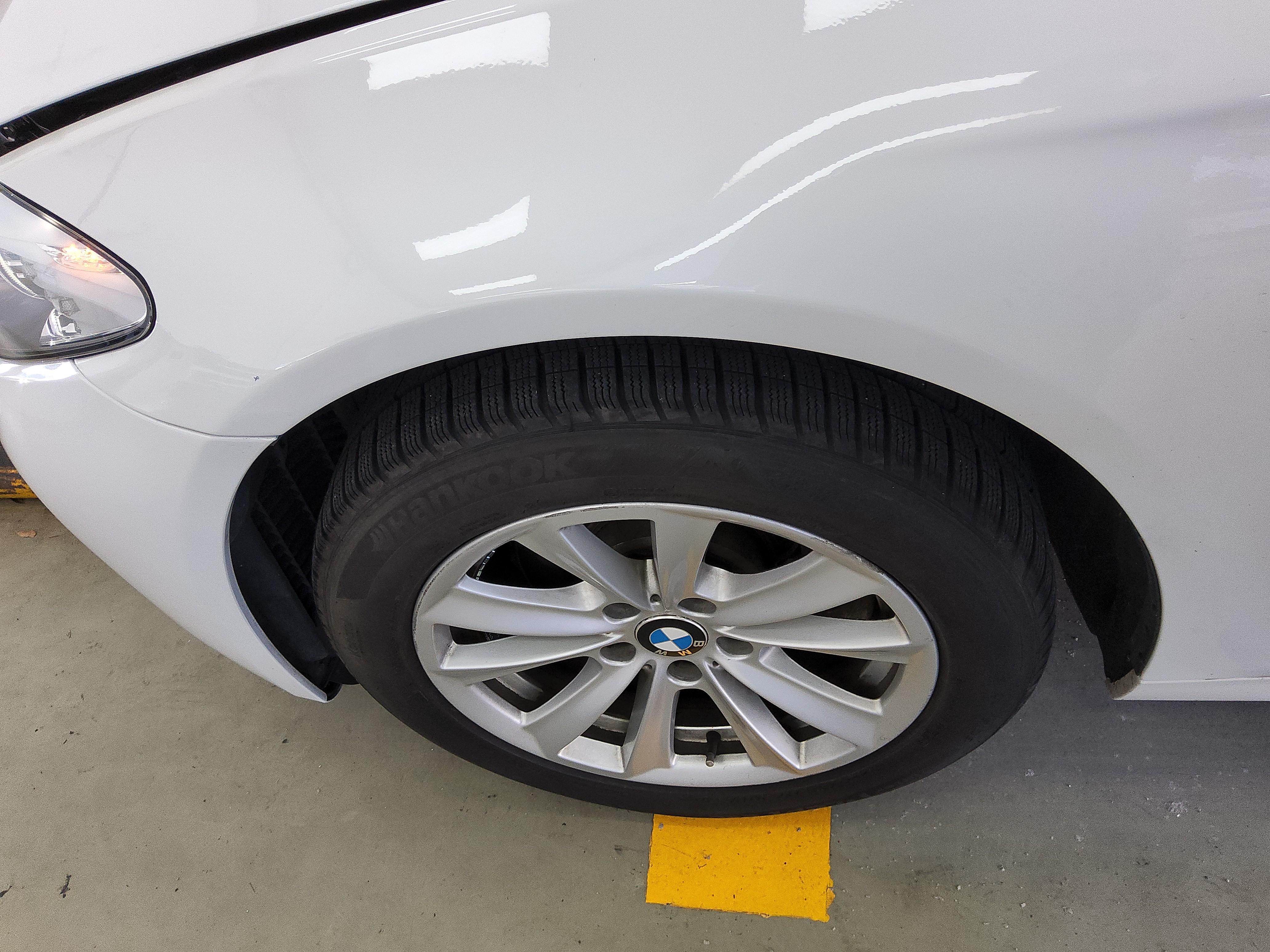 BMW 5 Series 2011 - Image 20