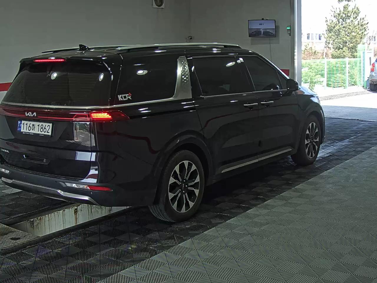 Kia SEDONA 2023 - Image 4