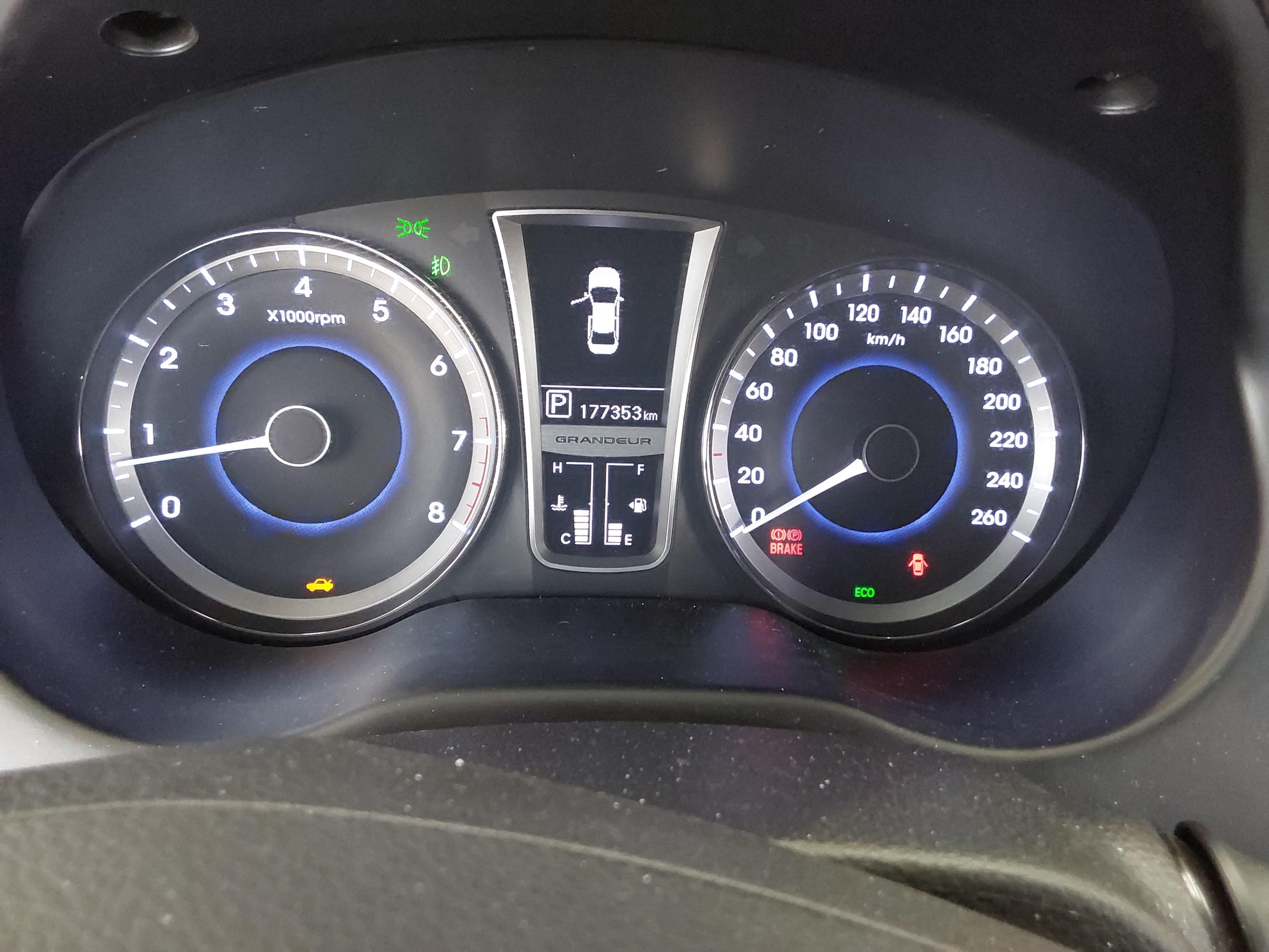 Hyundai Grandeur 2011 - Image 8