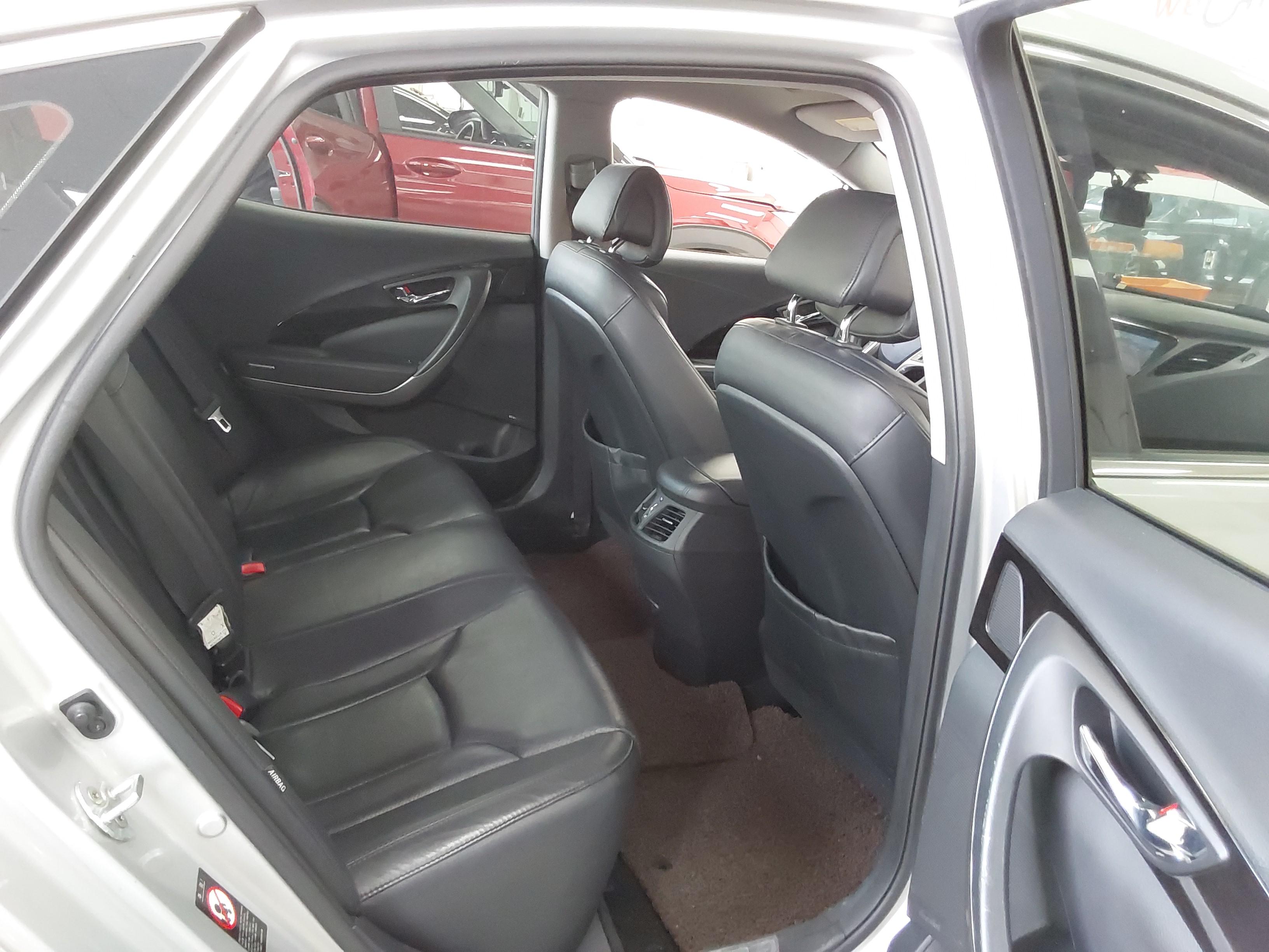 Hyundai Grandeur 2011 - Image 13