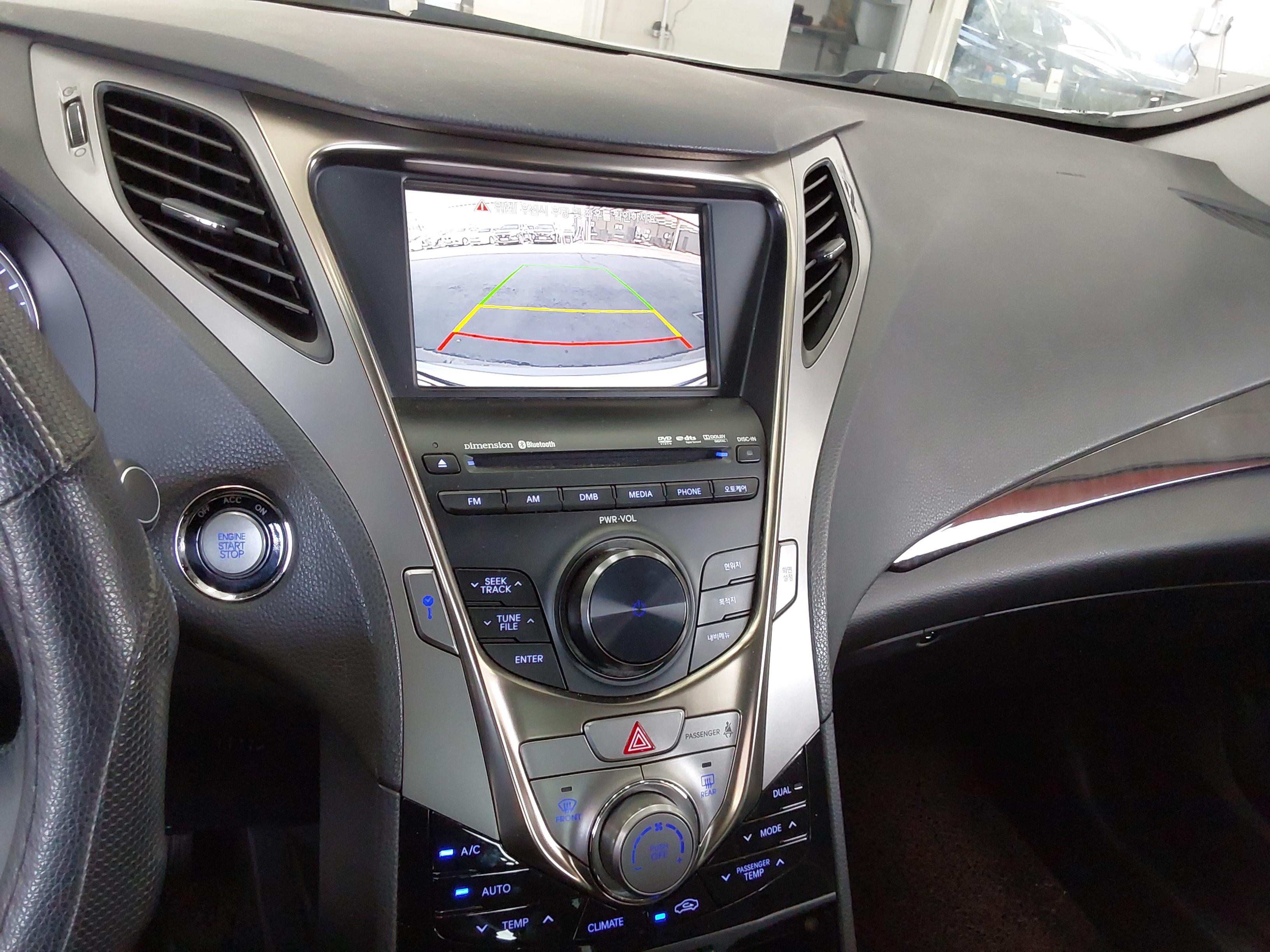 Hyundai Grandeur 2011 - Image 16