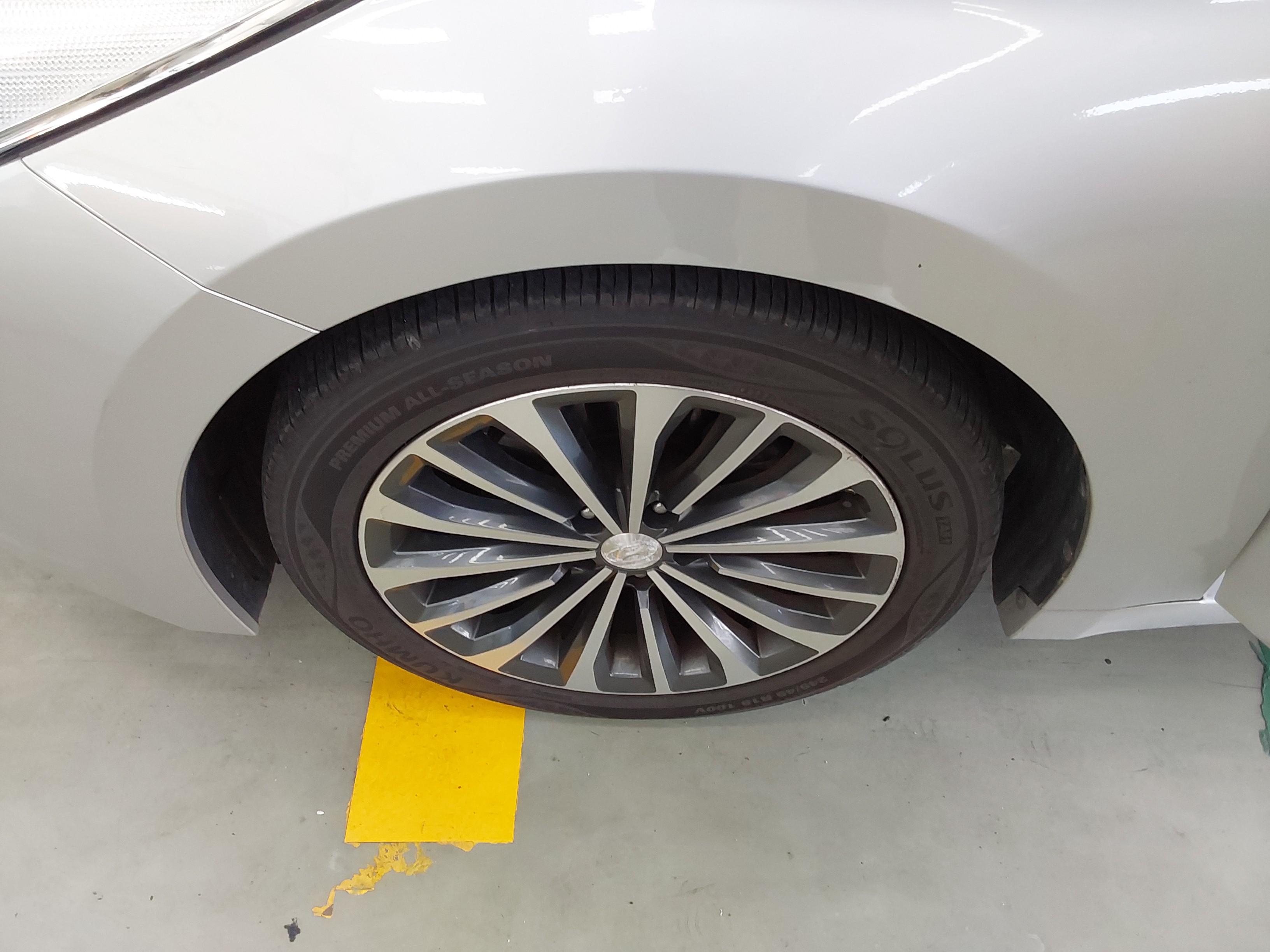 Hyundai Grandeur 2011 - Image 18