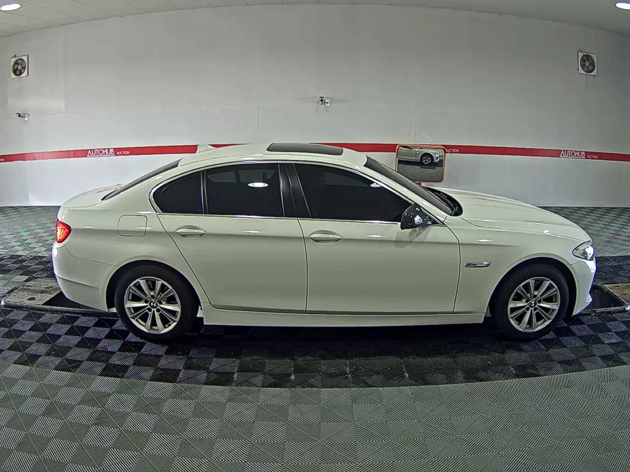 BMW 5 Series 2011 - Image 3