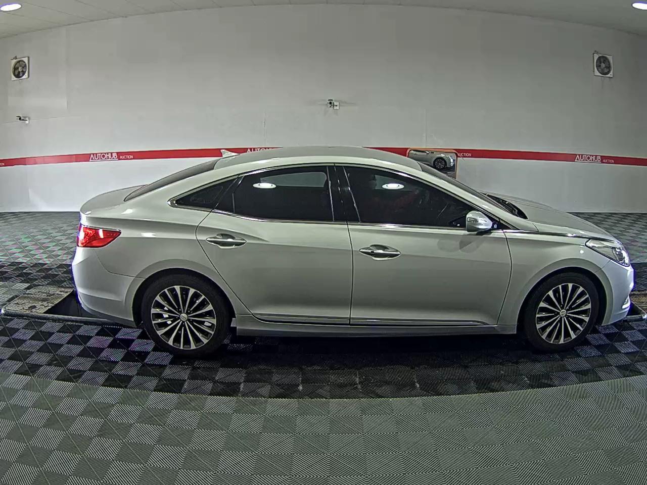 Hyundai Grandeur 2011 - Image 3