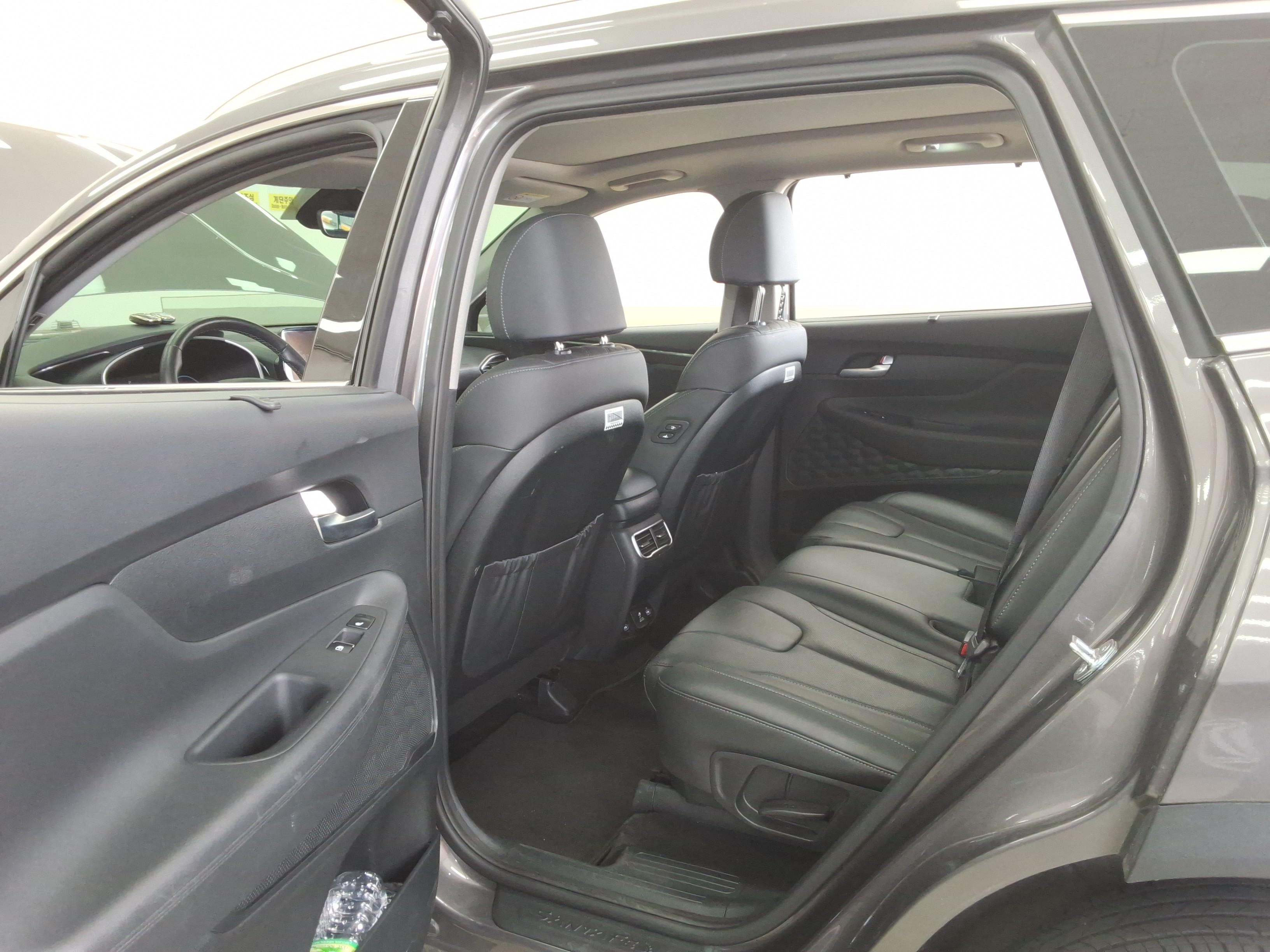 هيونداي سانتافي 2023 - صورة 10