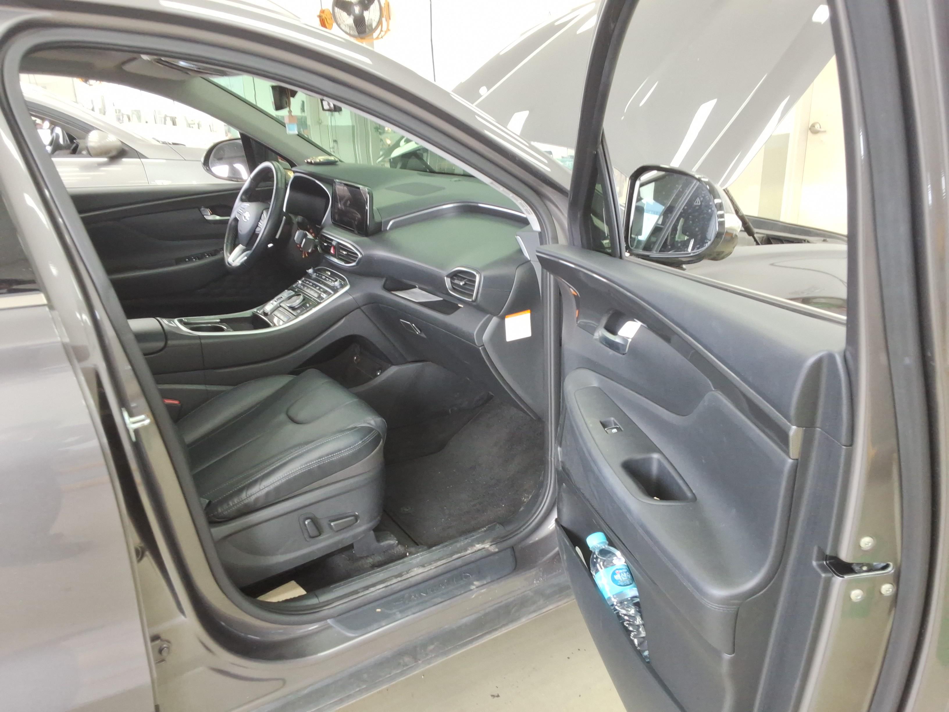 هيونداي سانتافي 2023 - صورة 12