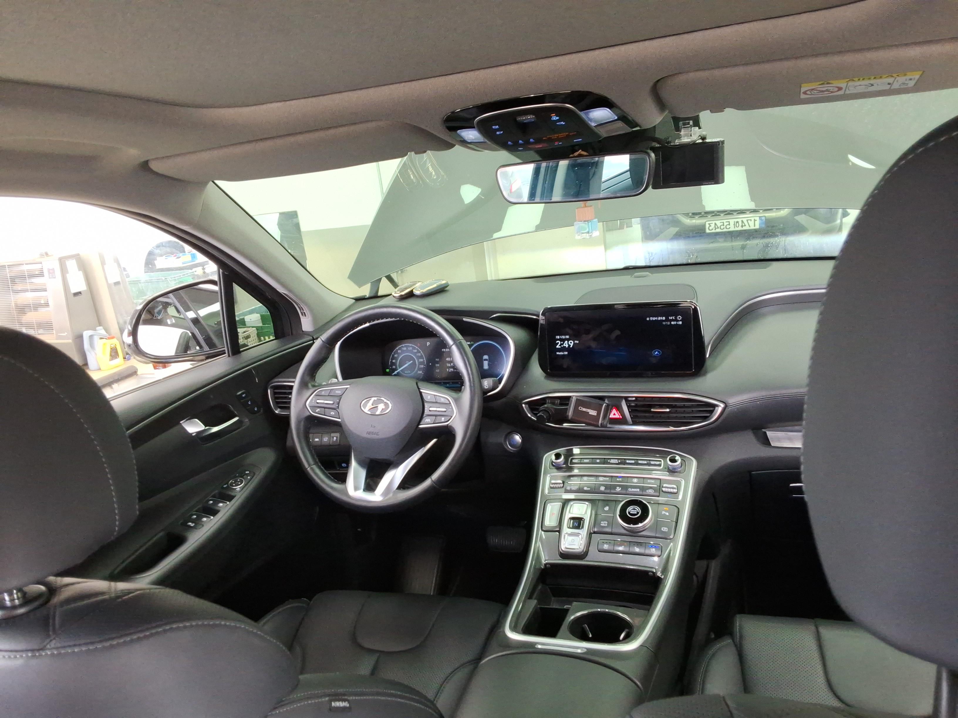 هيونداي سانتافي 2023 - صورة 13