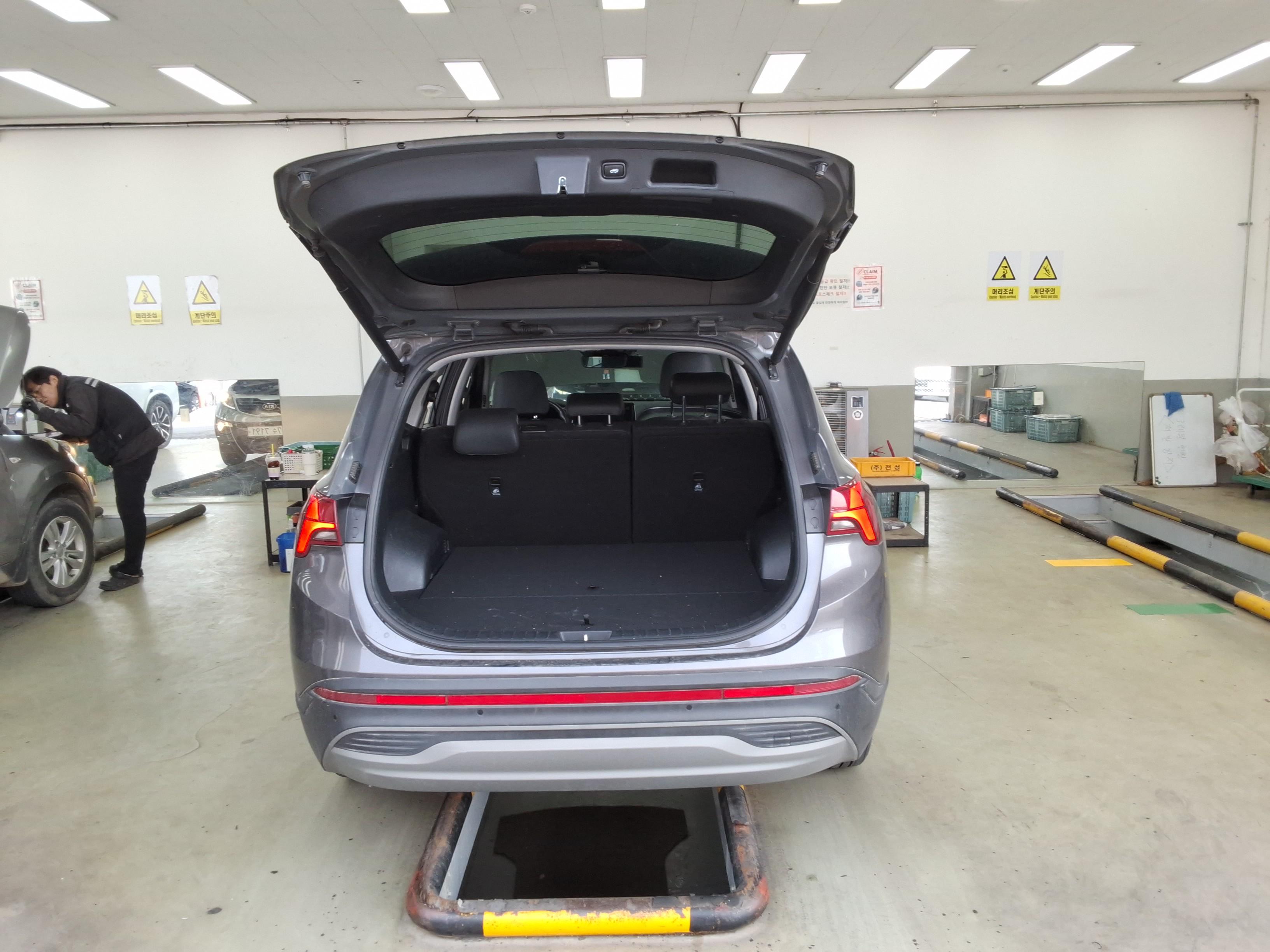 هيونداي سانتافي 2023 - صورة 14