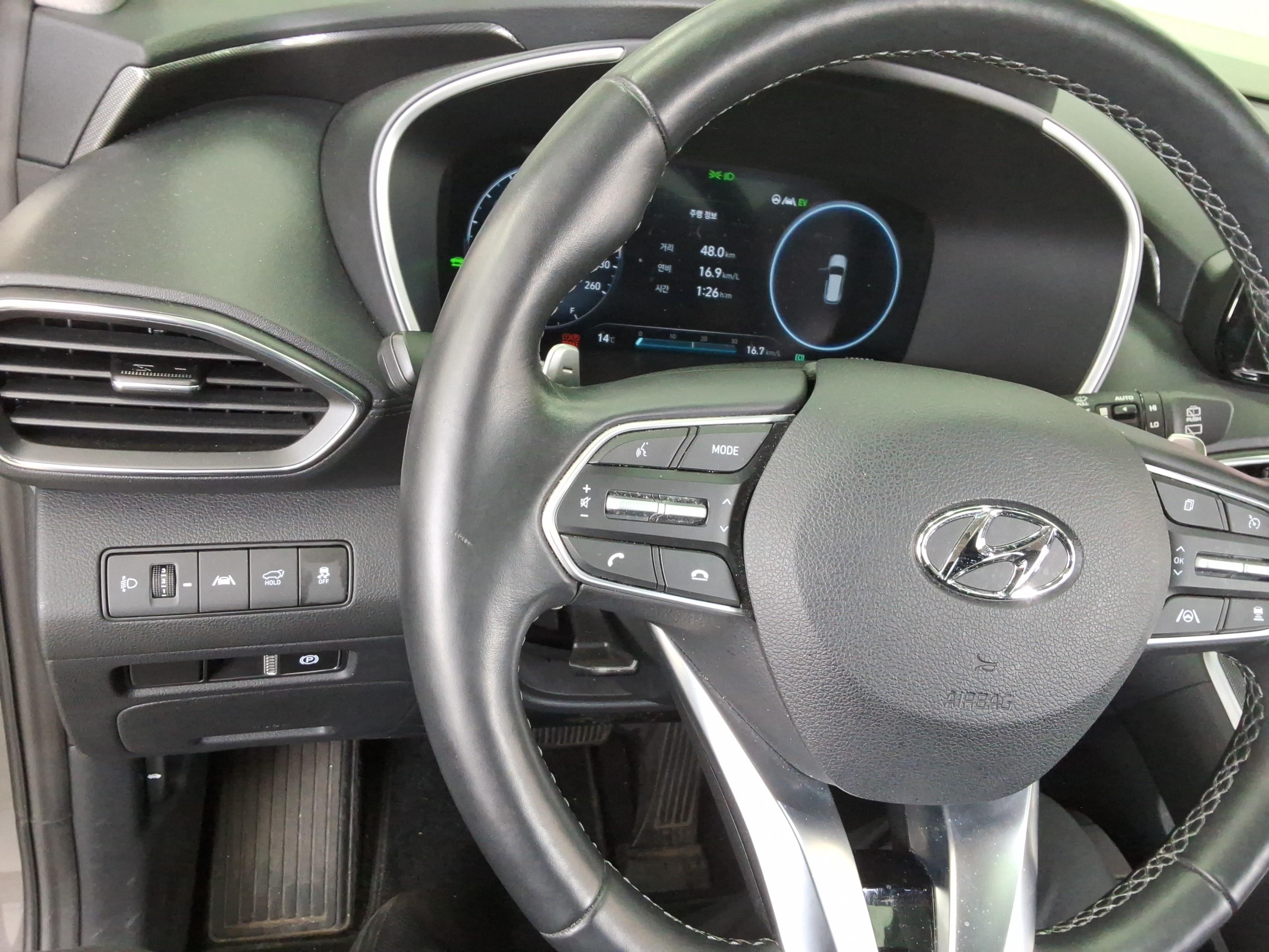 هيونداي سانتافي 2023 - صورة 15