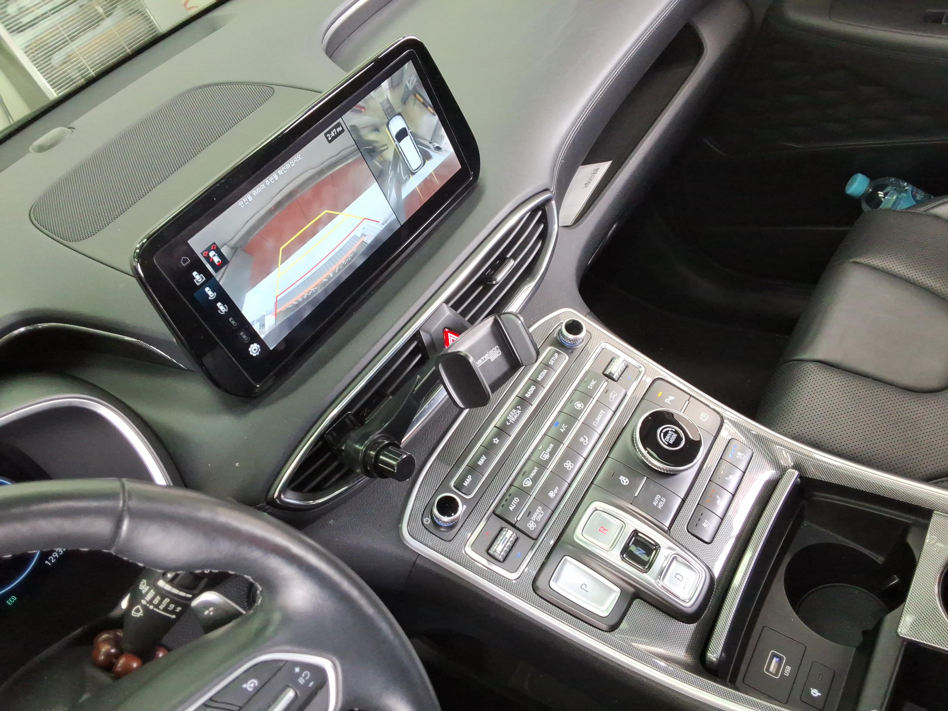 هيونداي سانتافي 2023 - صورة 16