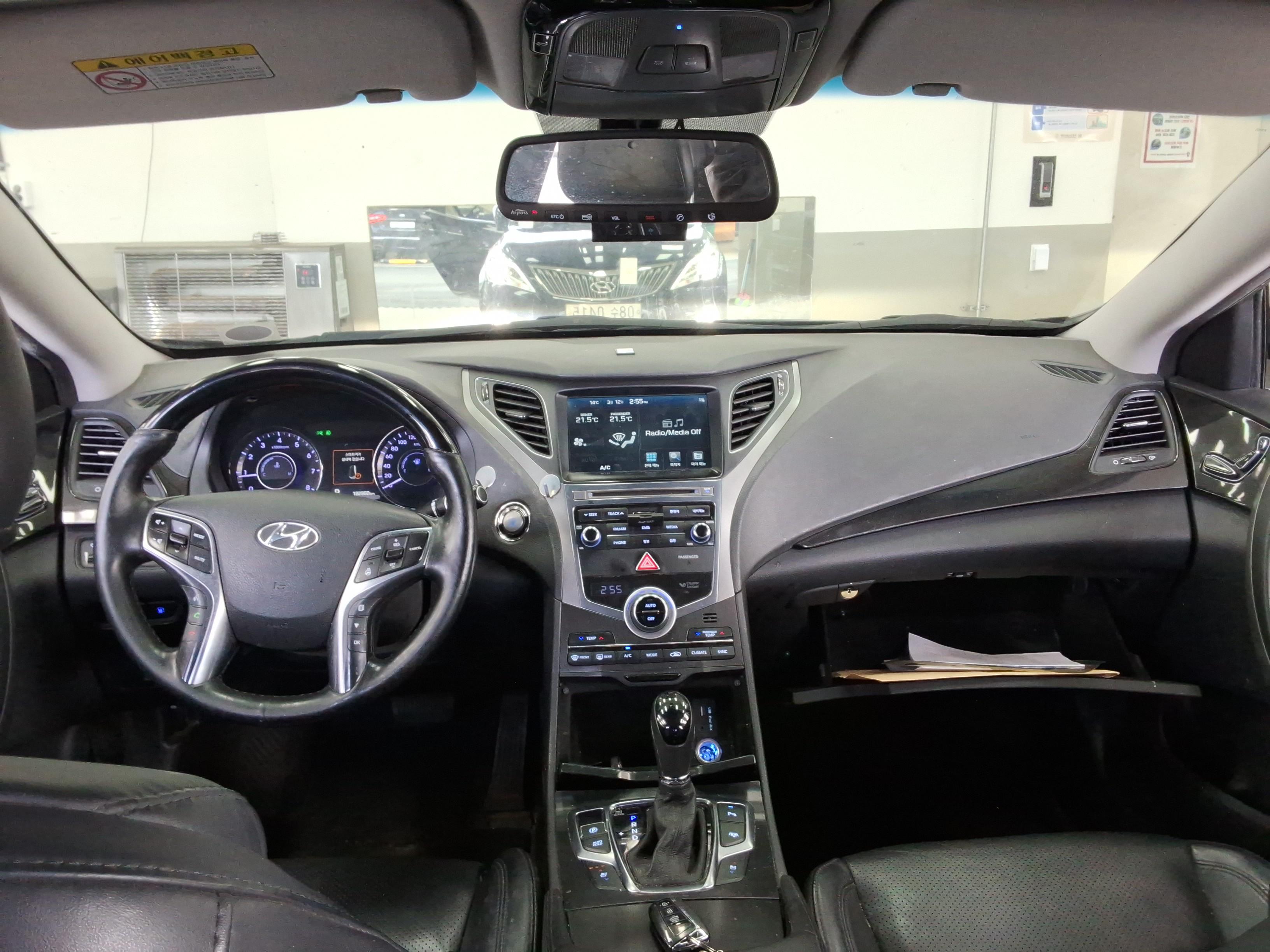 Hyundai Grandeur 2016 - Image 11