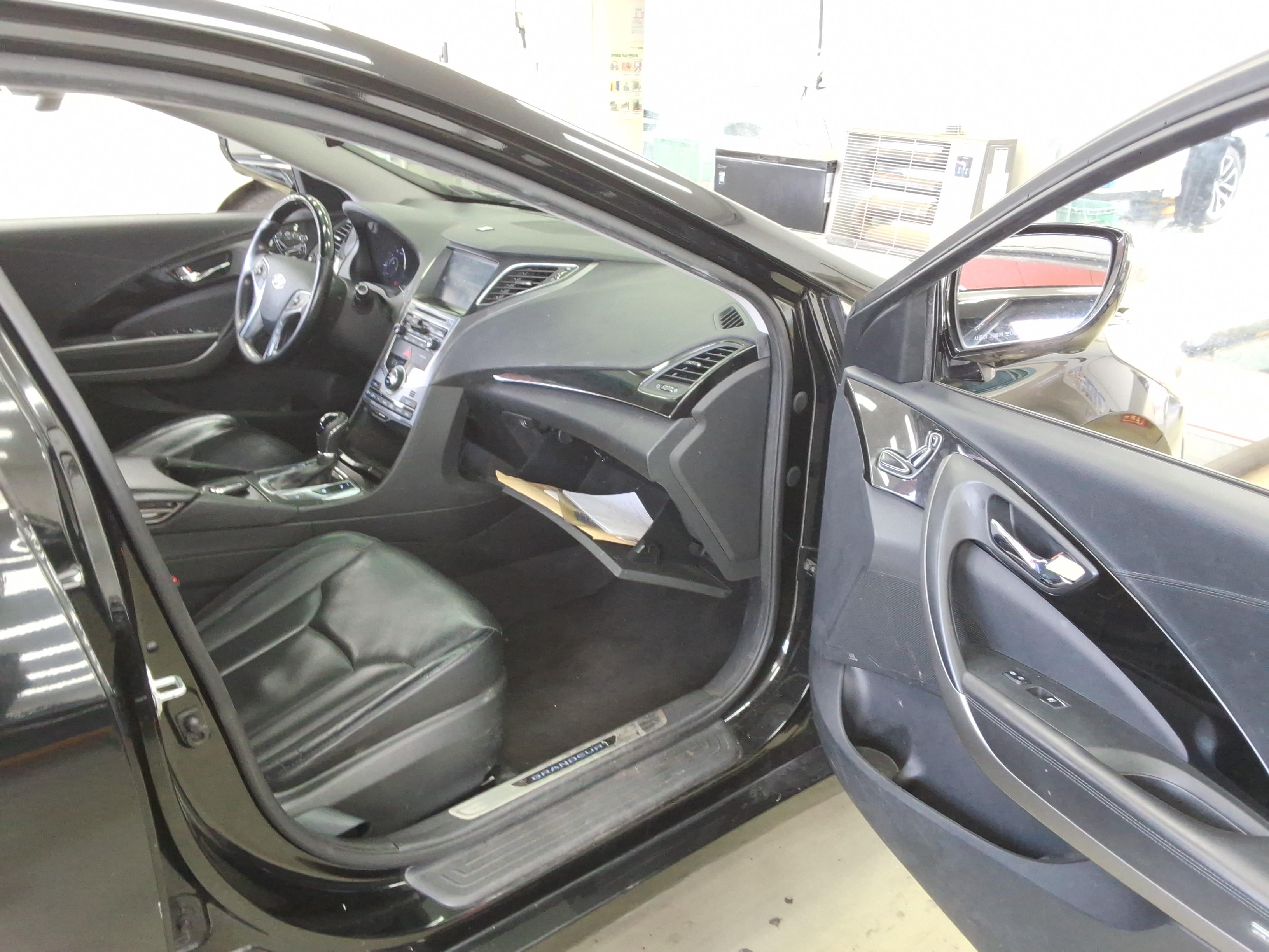 Hyundai Grandeur 2016 - Image 14