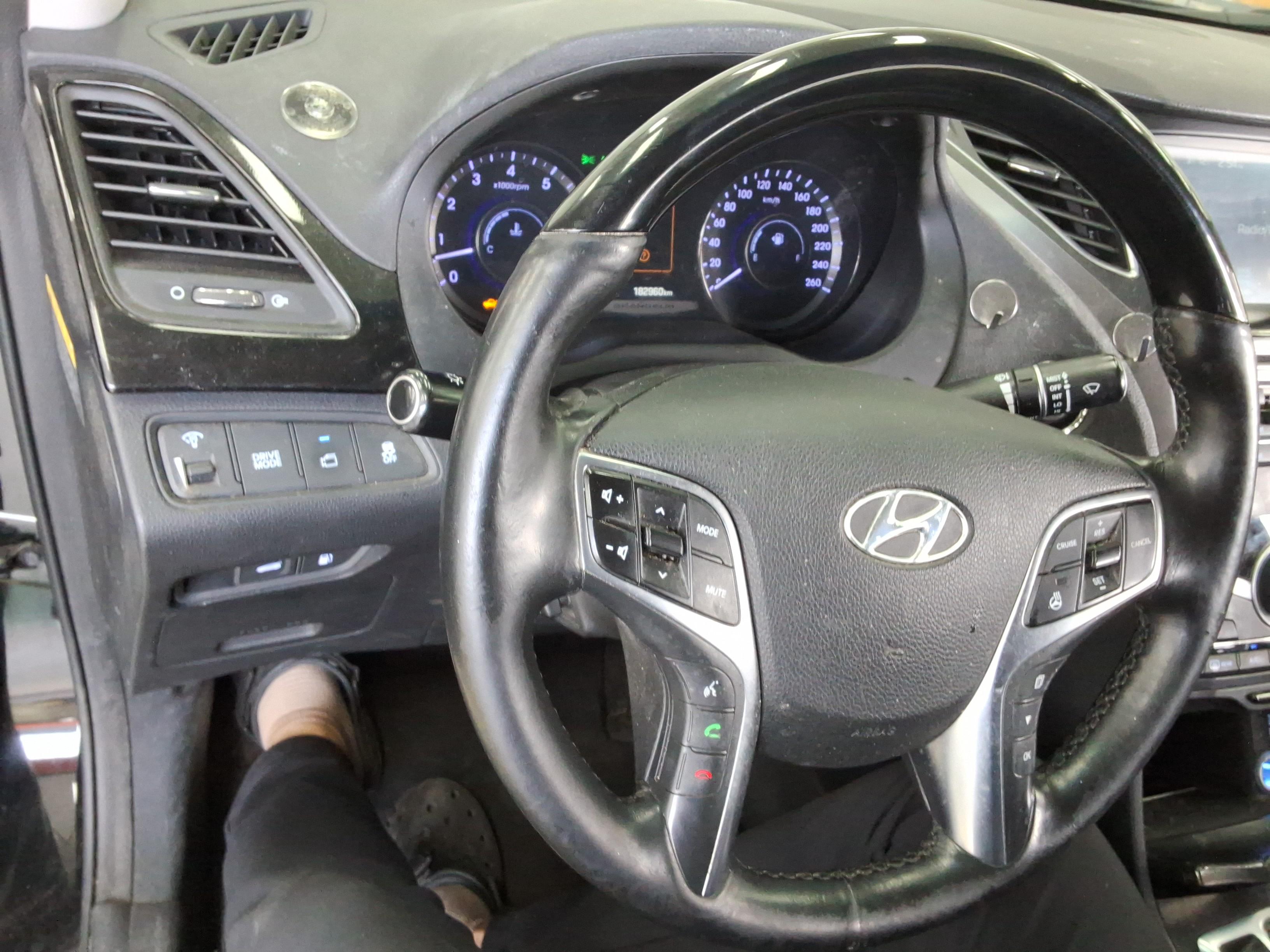 Hyundai Grandeur 2016 - Image 17