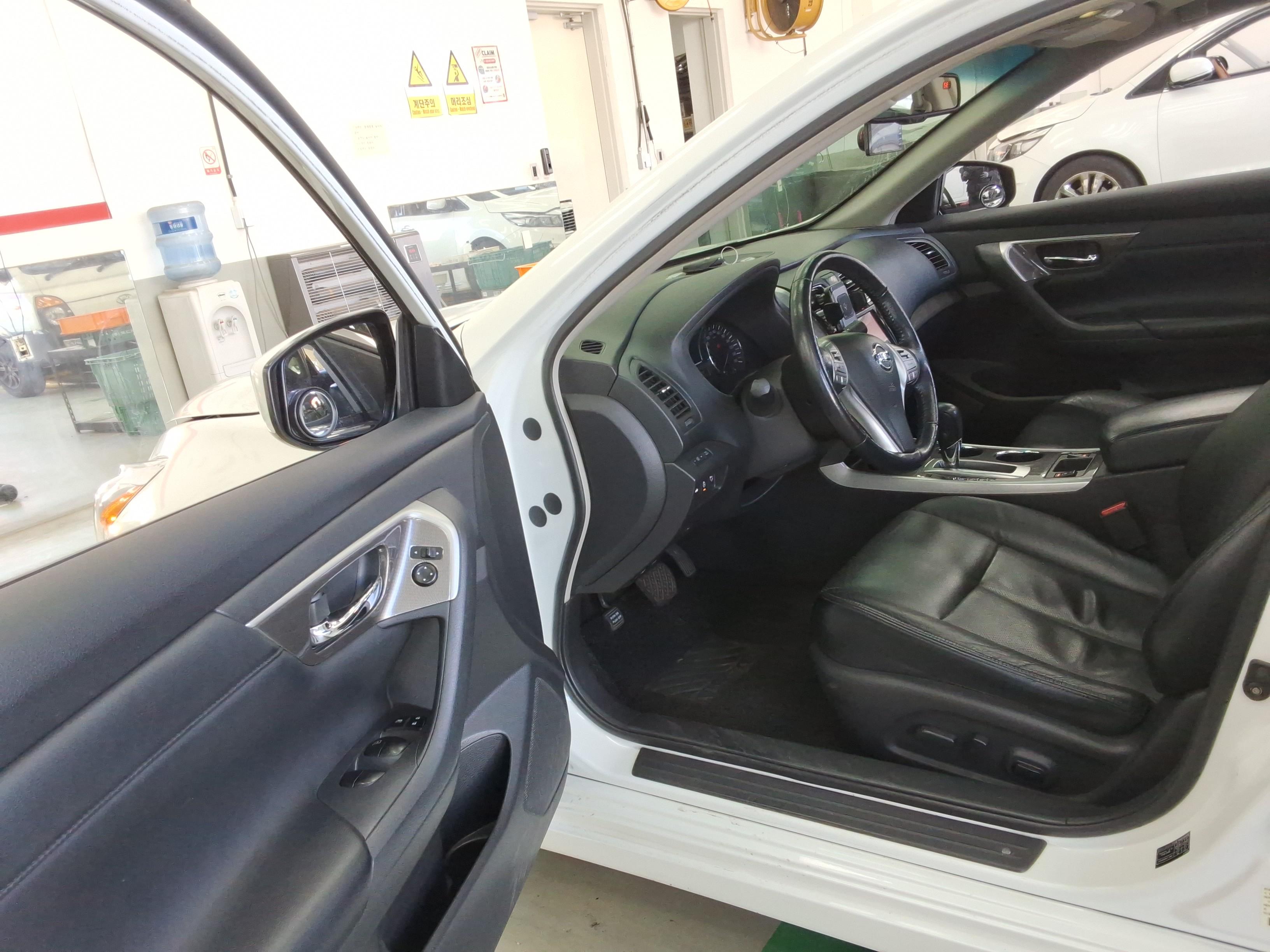 Nissan Altima - 10