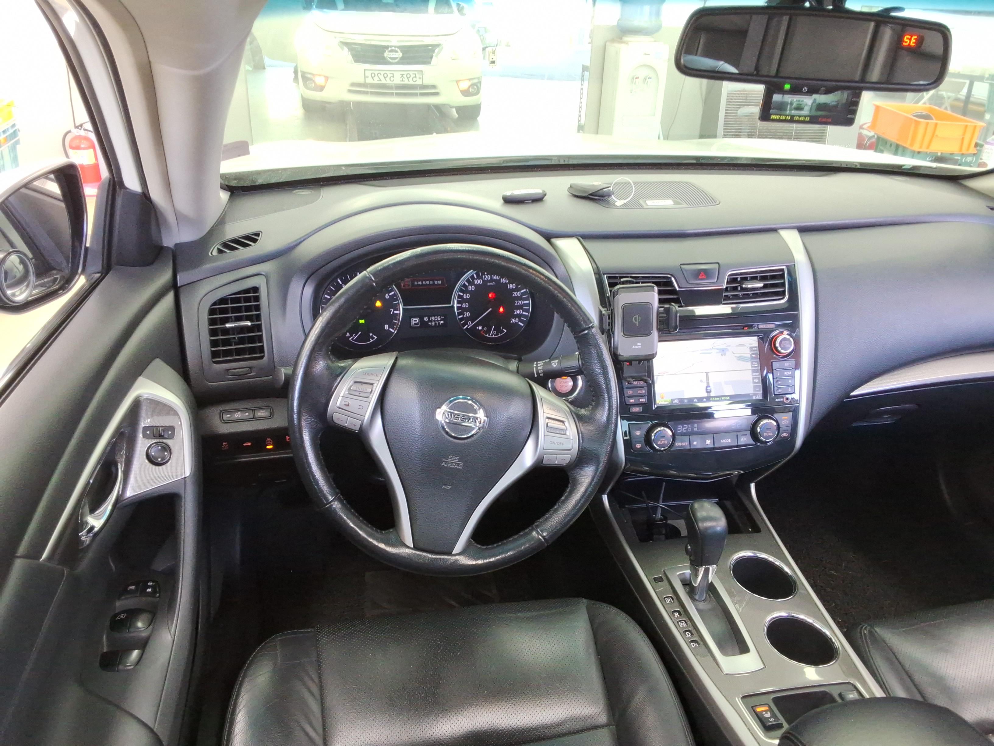 Nissan Altima - 11