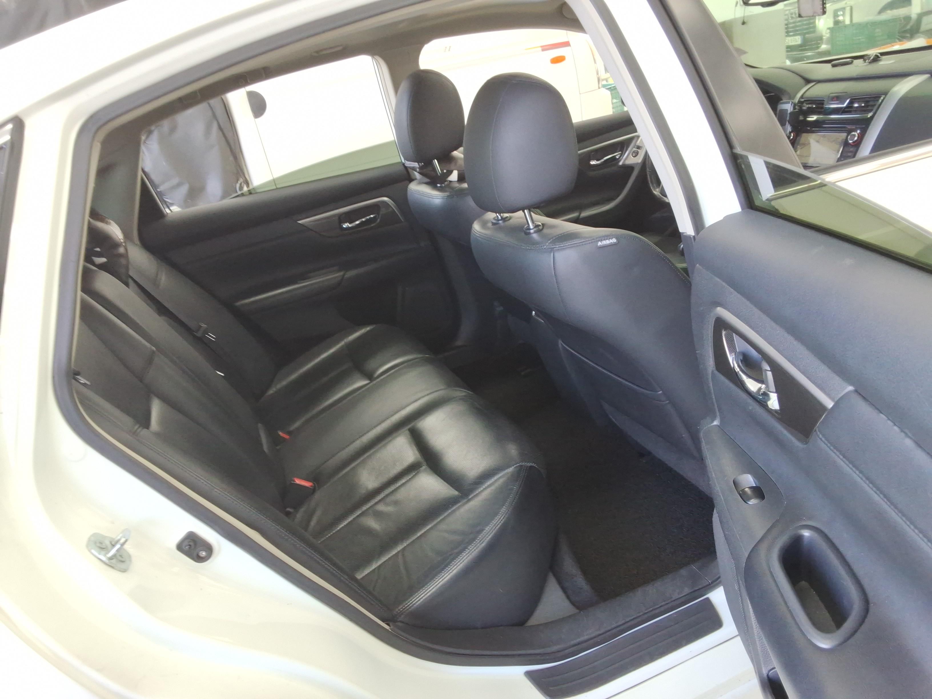 Nissan Altima - 13