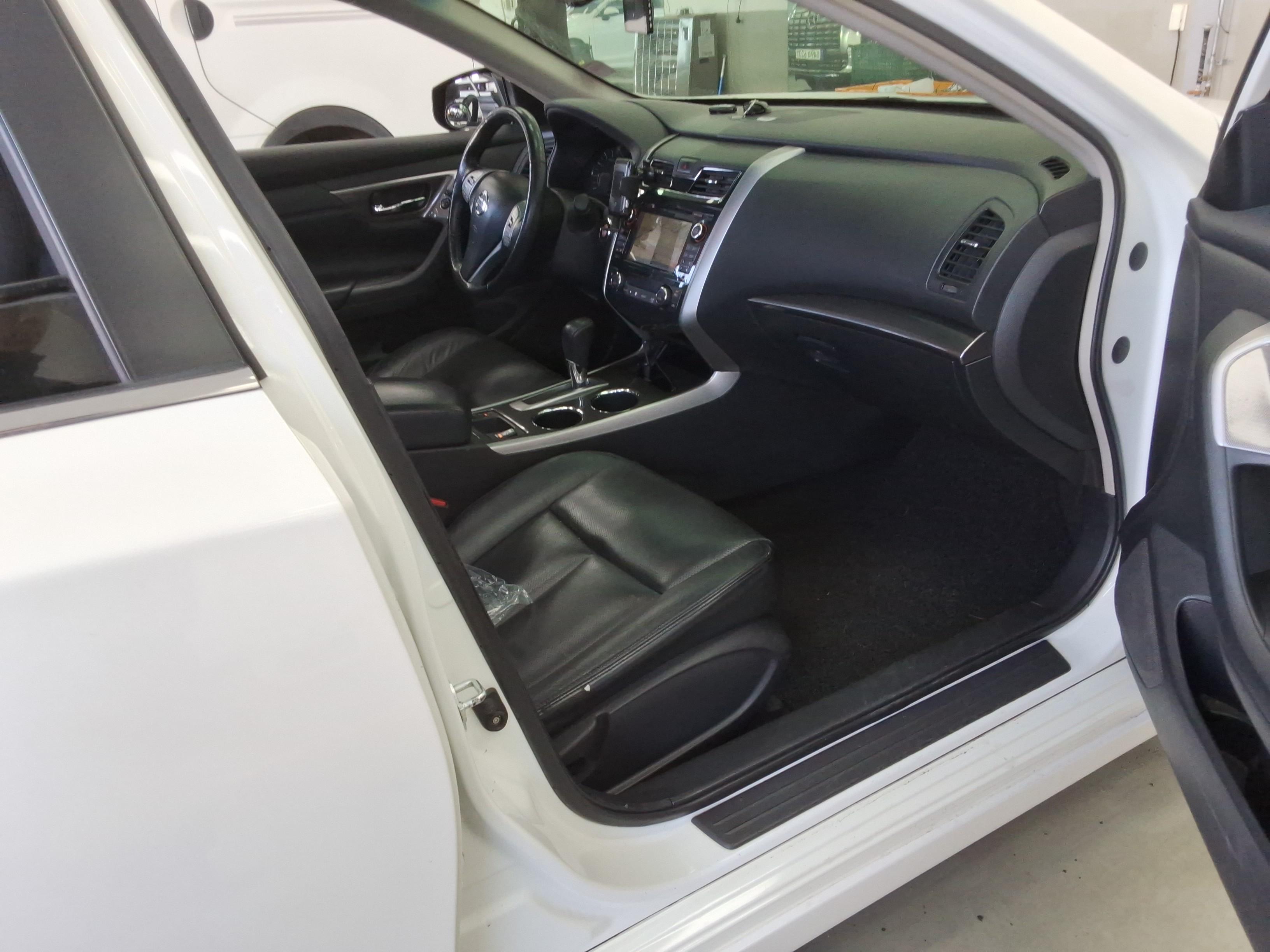 Nissan Altima - 14