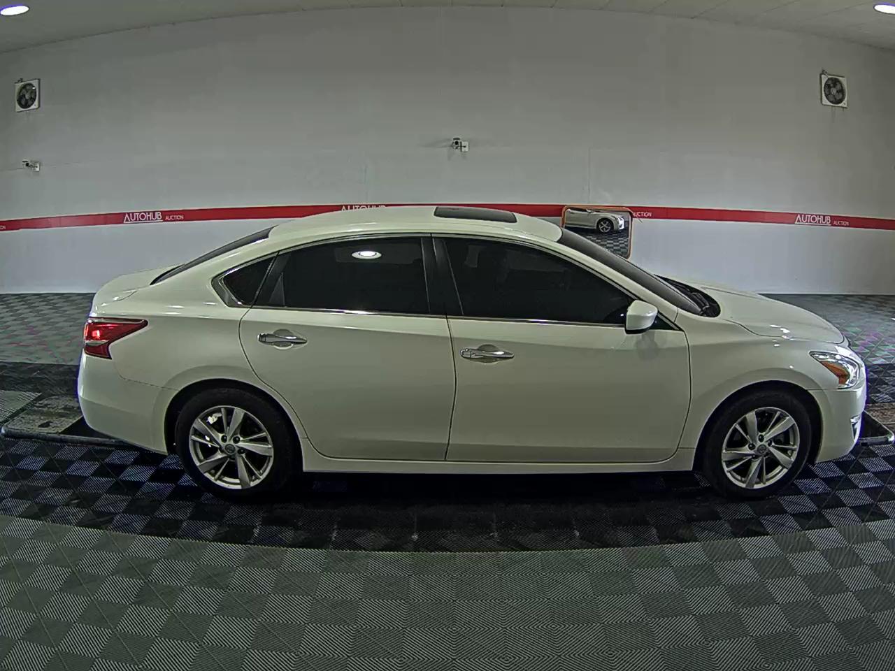 Nissan Altima - 3