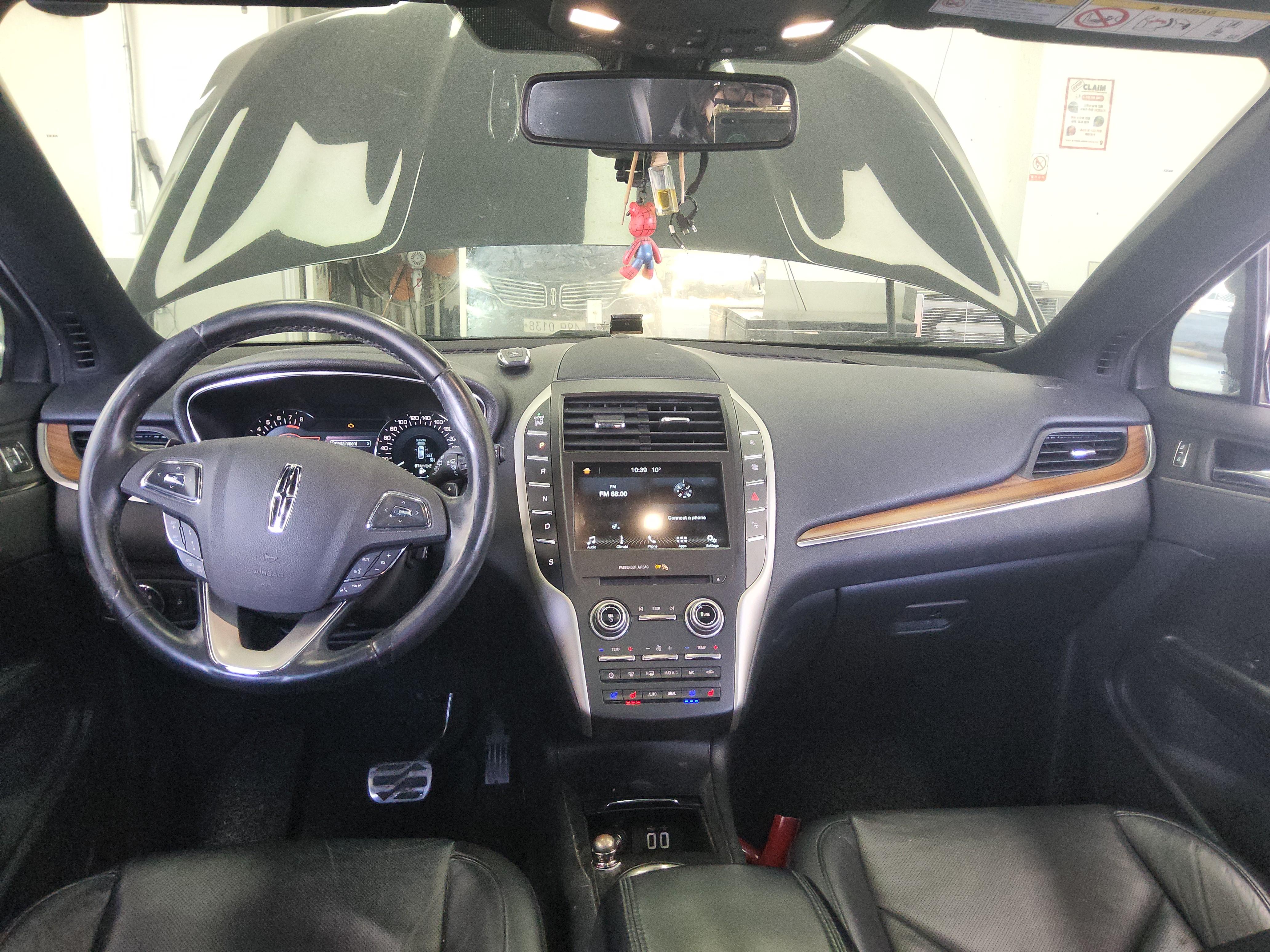 Lincoln MKC - 10