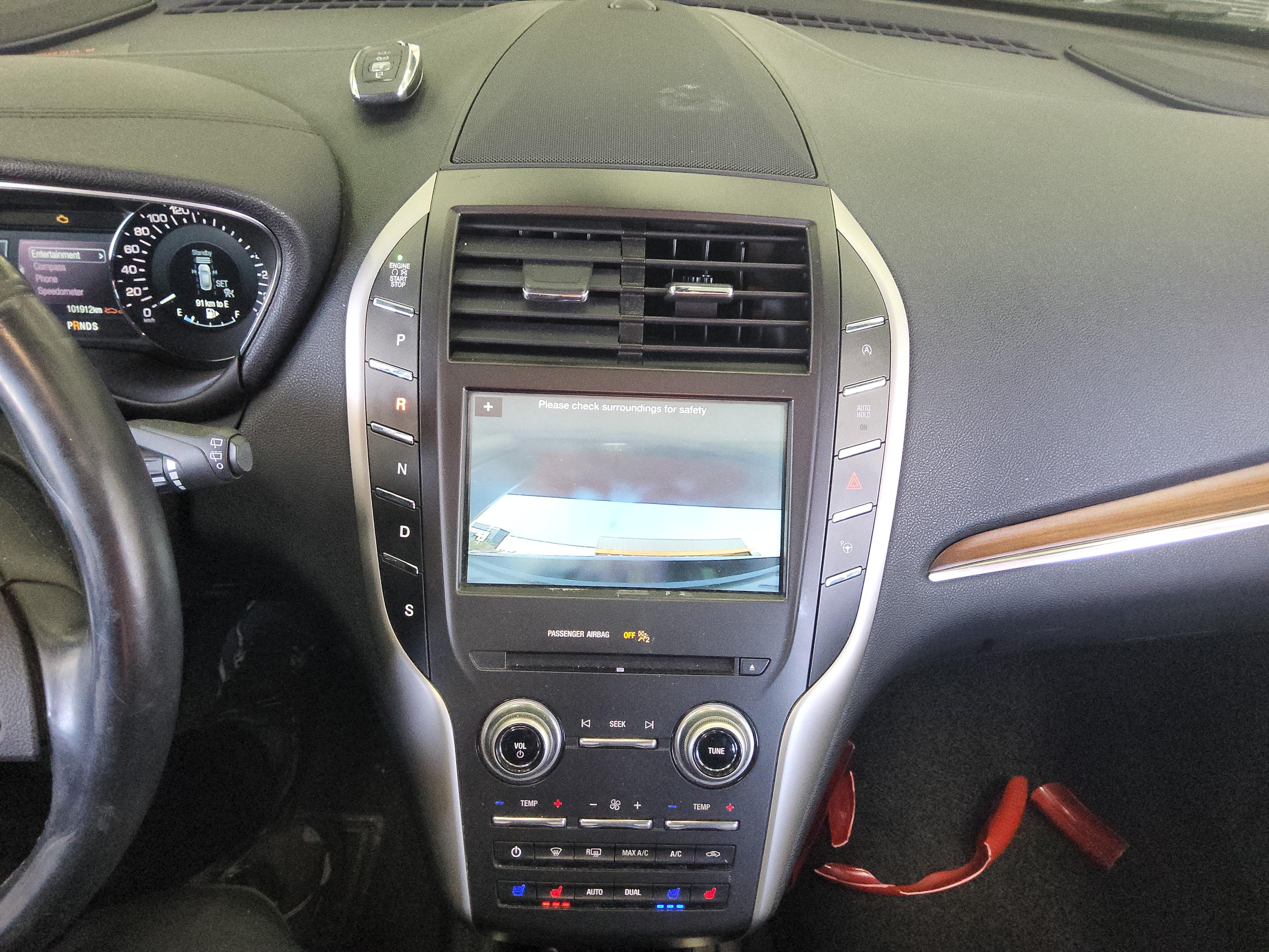 Lincoln MKC - 17