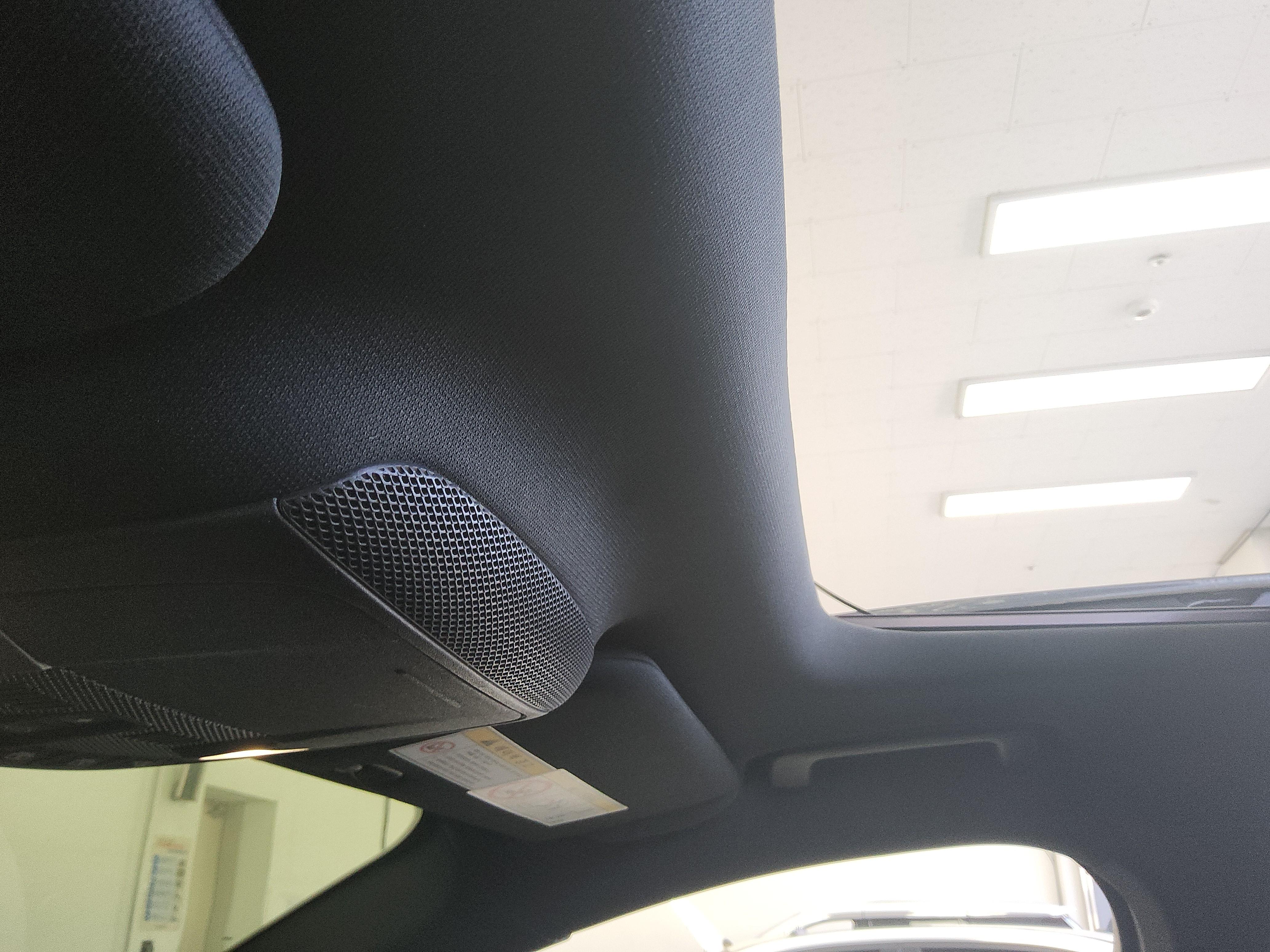 Lincoln MKC - 19