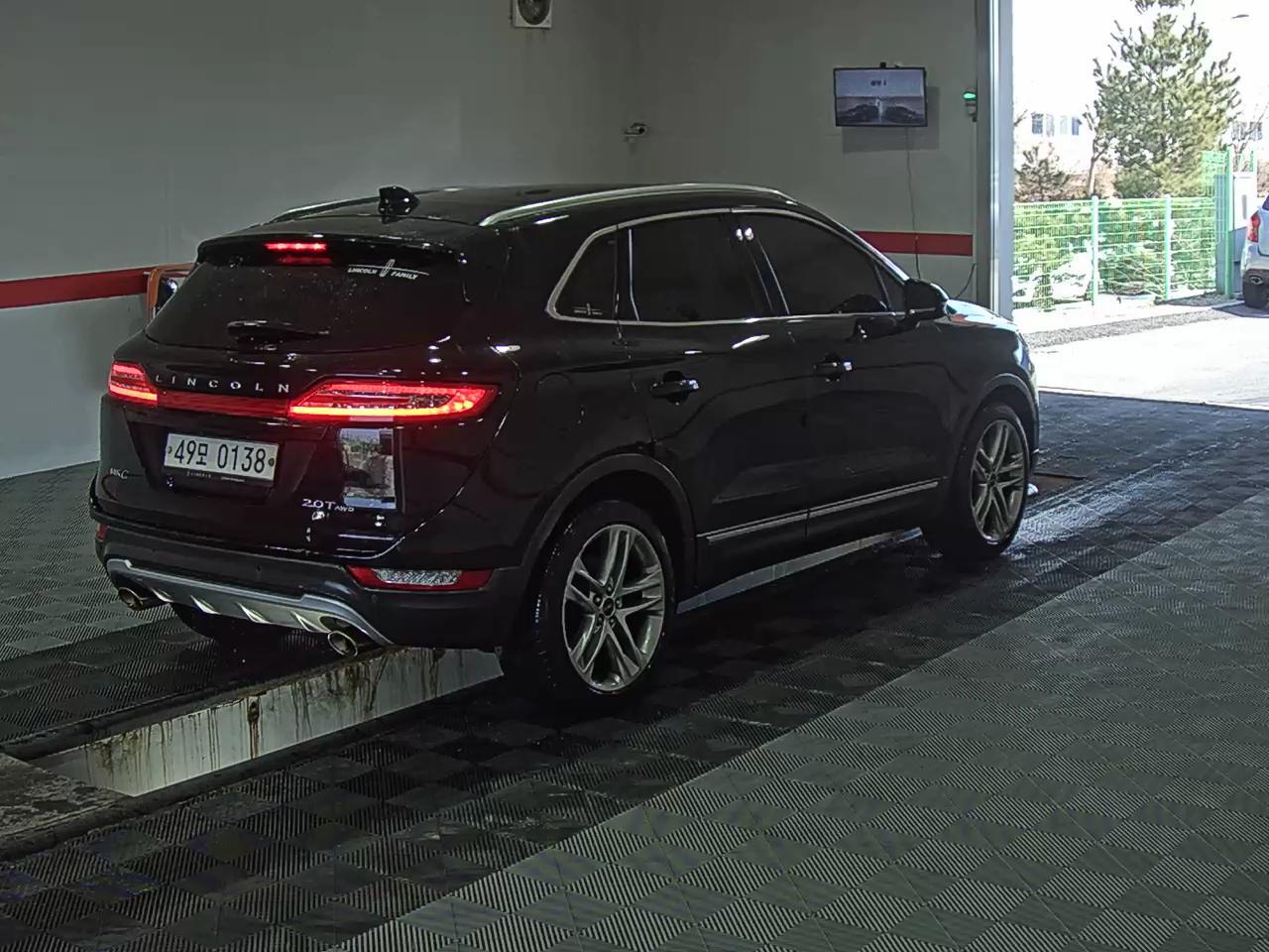 Lincoln MKC - 4