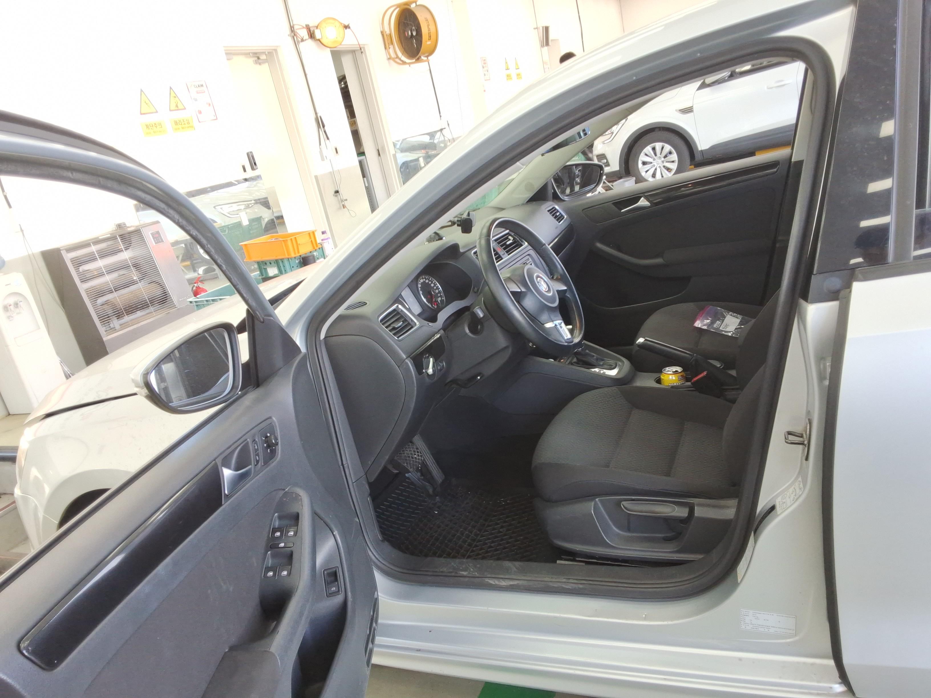 Volkswagen Jetta - 10