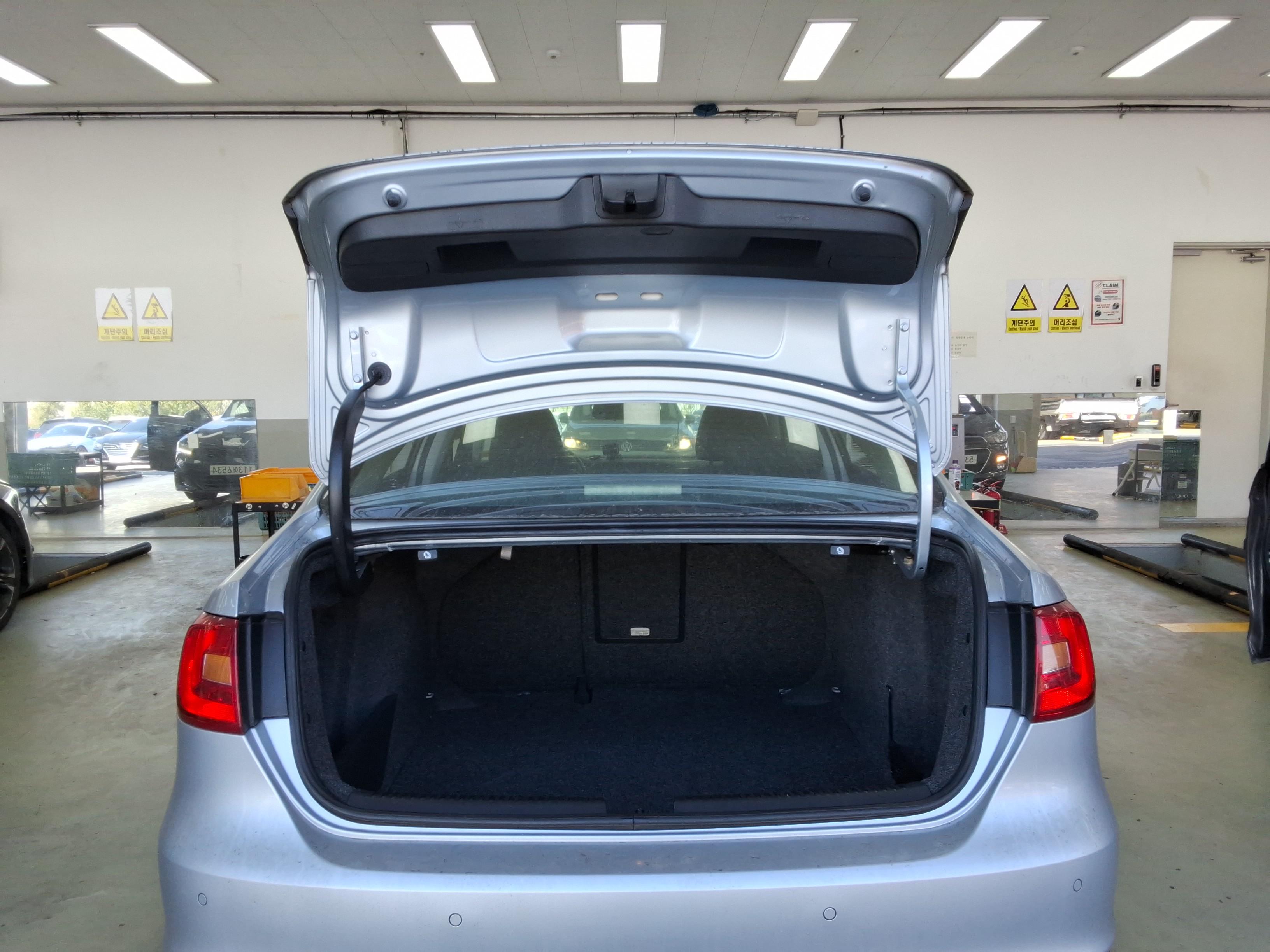 Volkswagen Jetta - 15