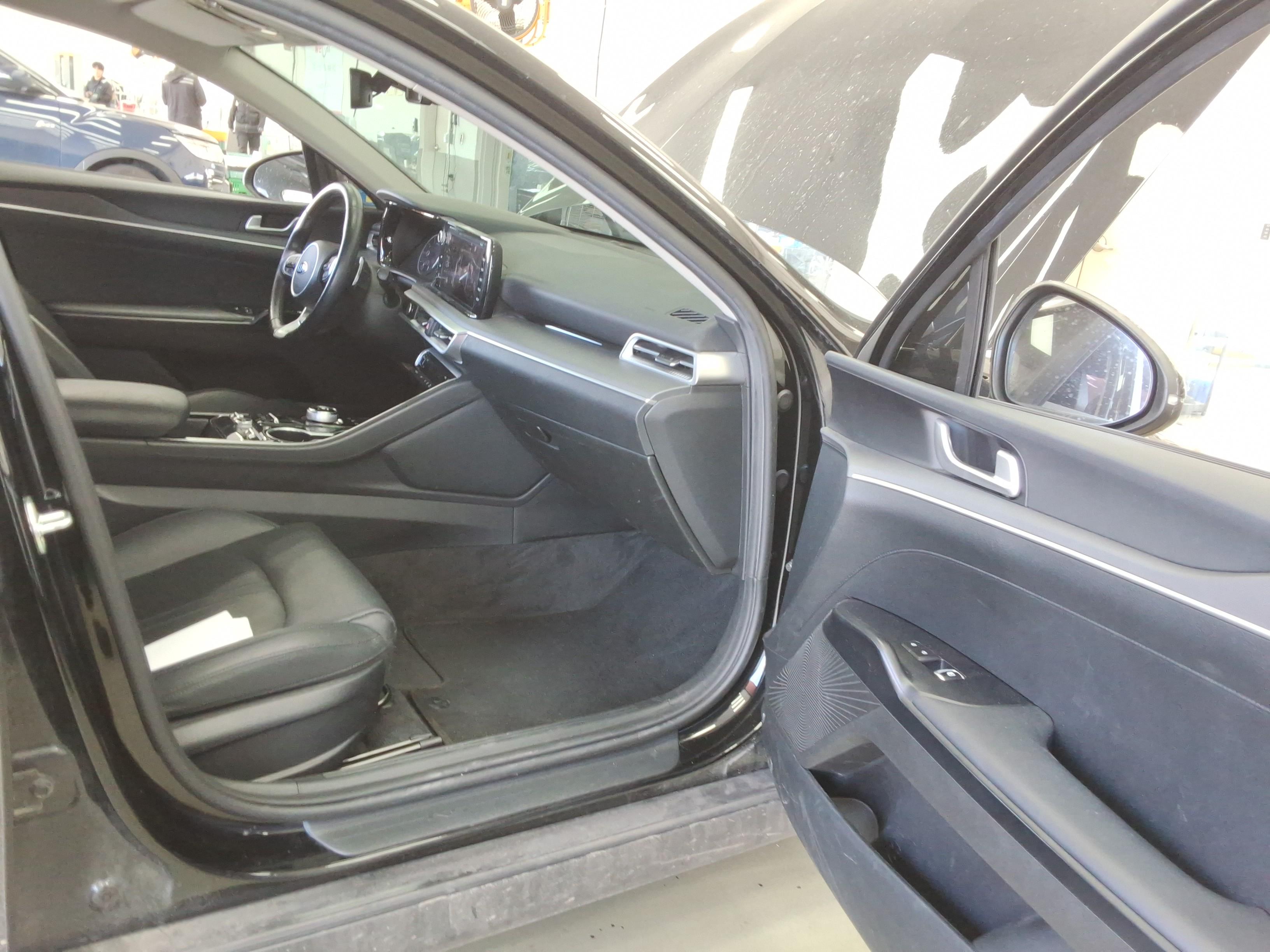 Kia K5 2021 - Image 12