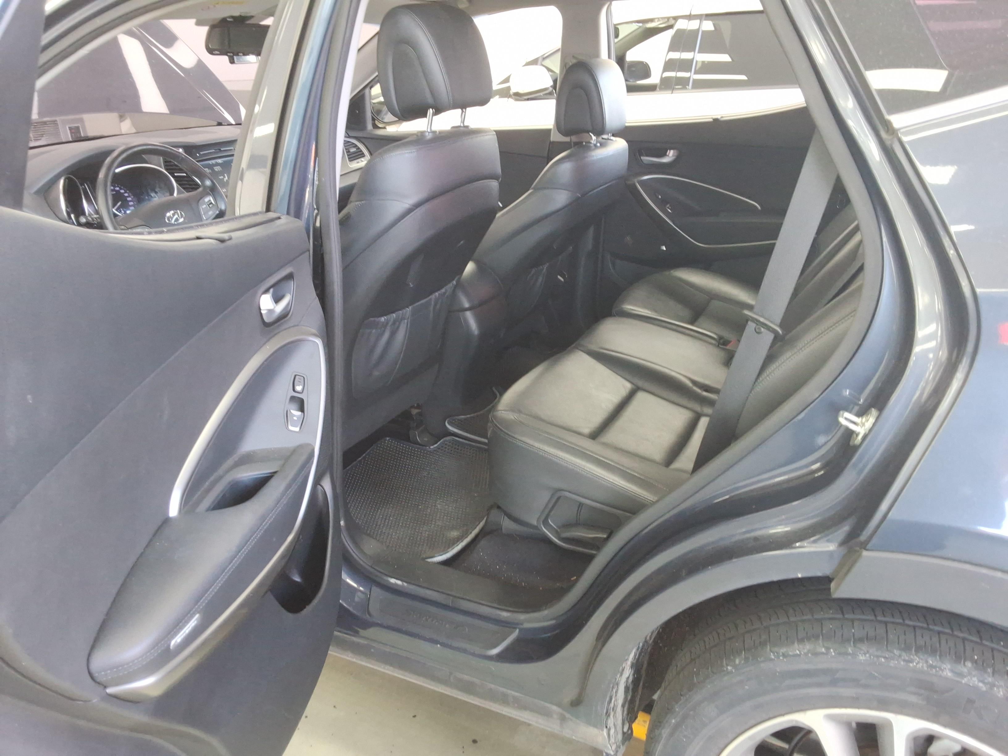 Hyundai Santa Fe 2017 - Image 10