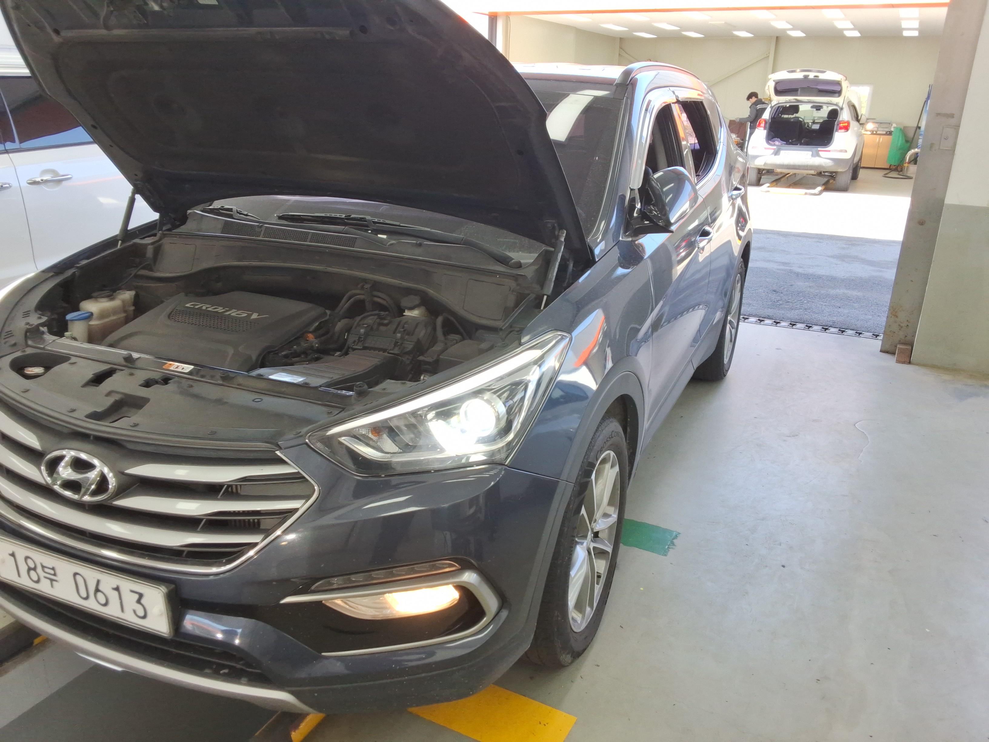 Hyundai Santa Fe 2017 - Image 20