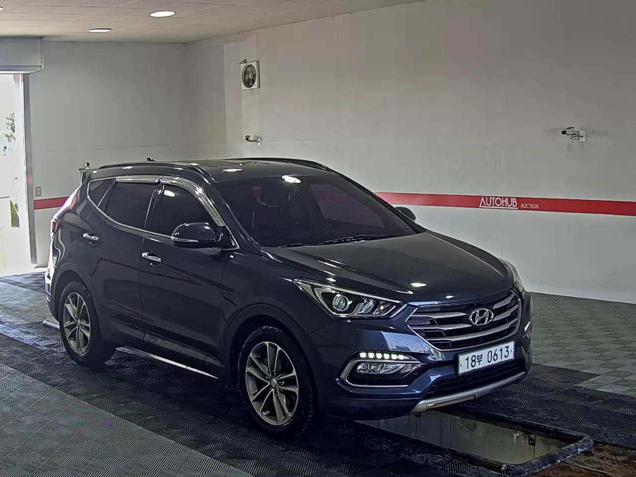 Hyundai Santa Fe 2017 - Image 2
