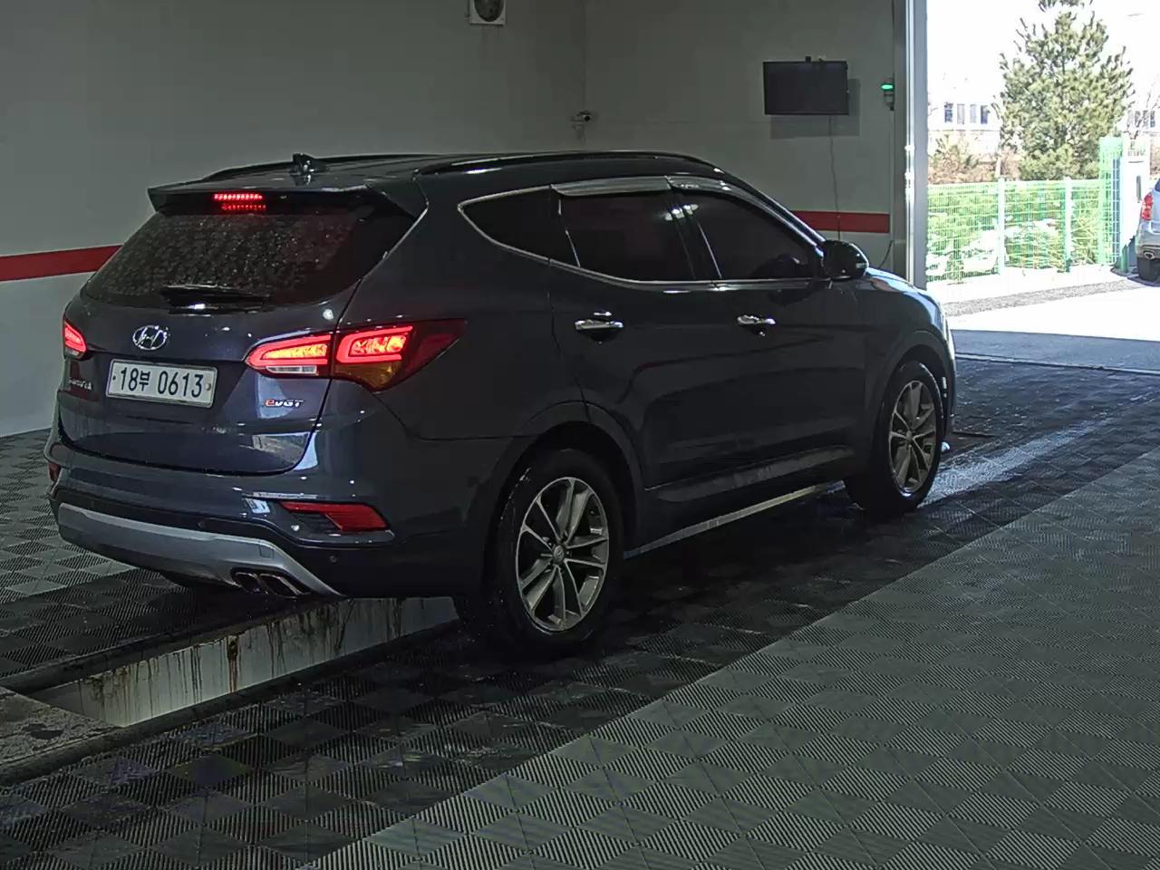 Hyundai Santa Fe 2017 - Image 4