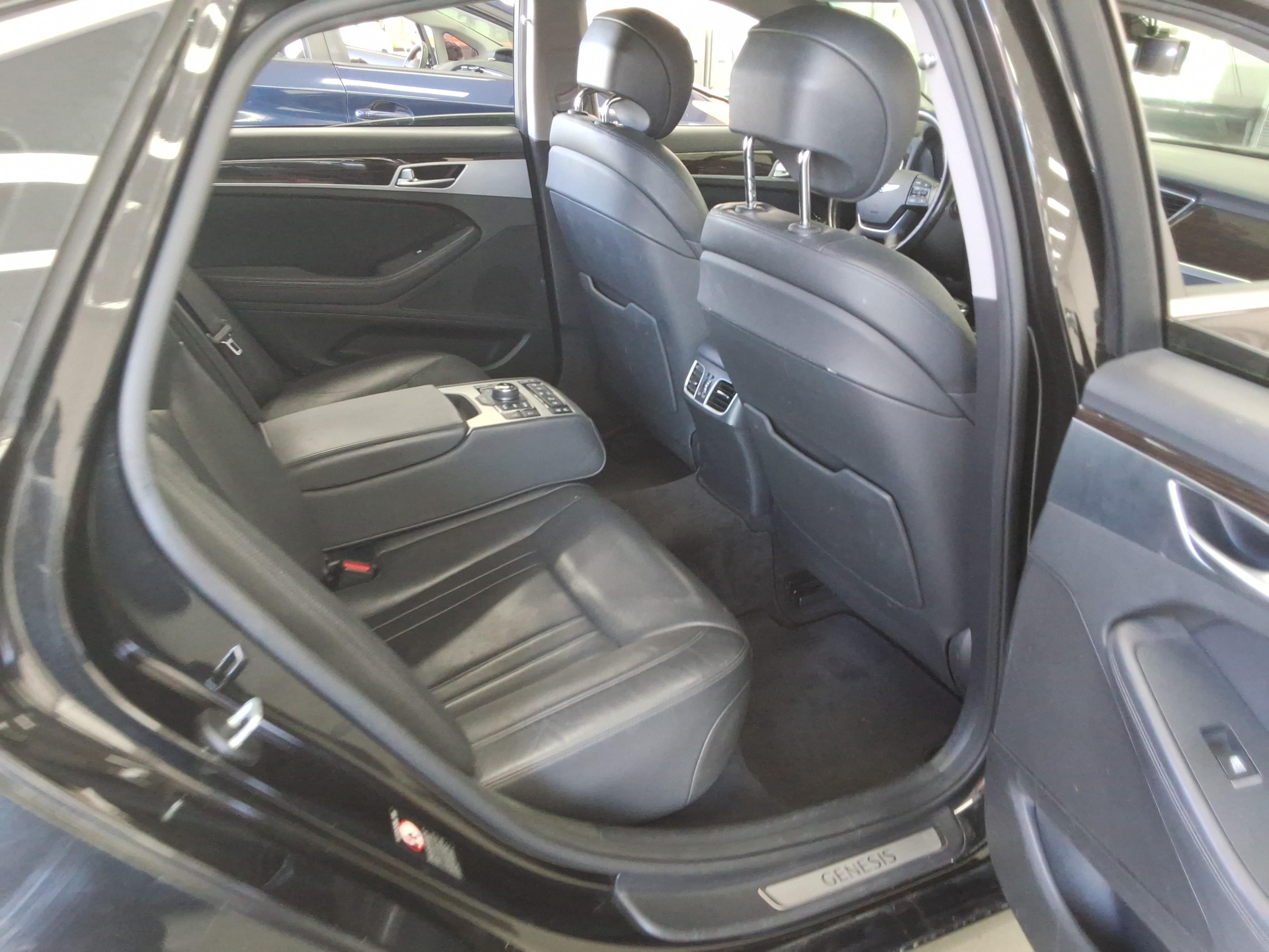 Genesis G80 - 13