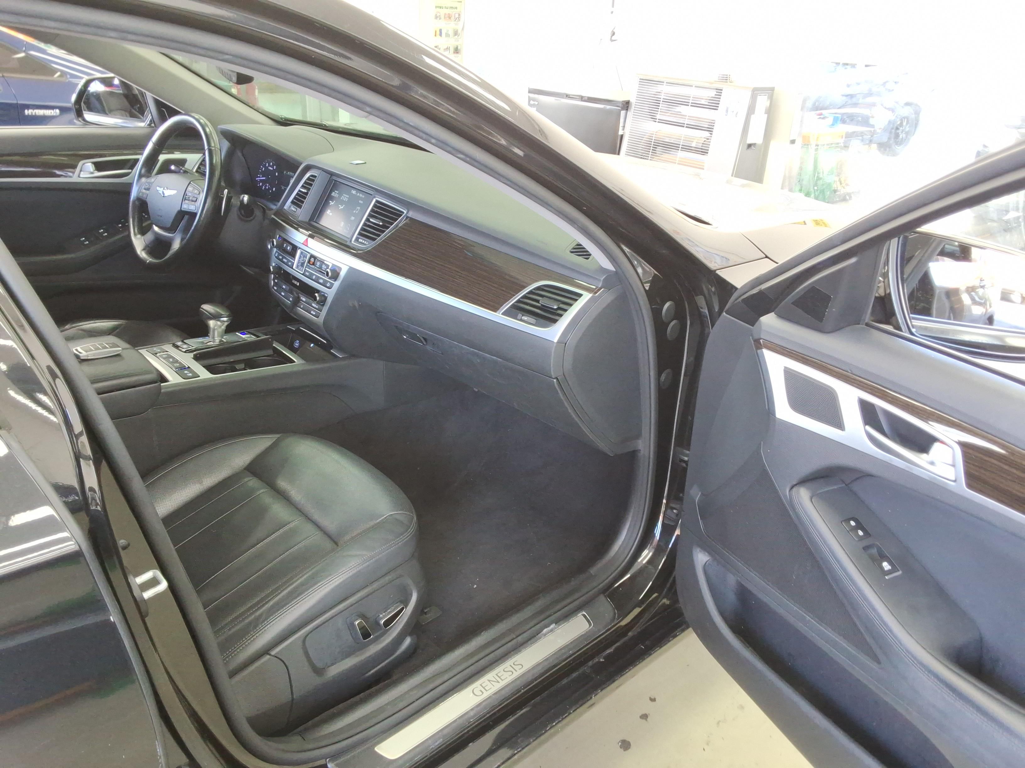 Genesis G80 - 14