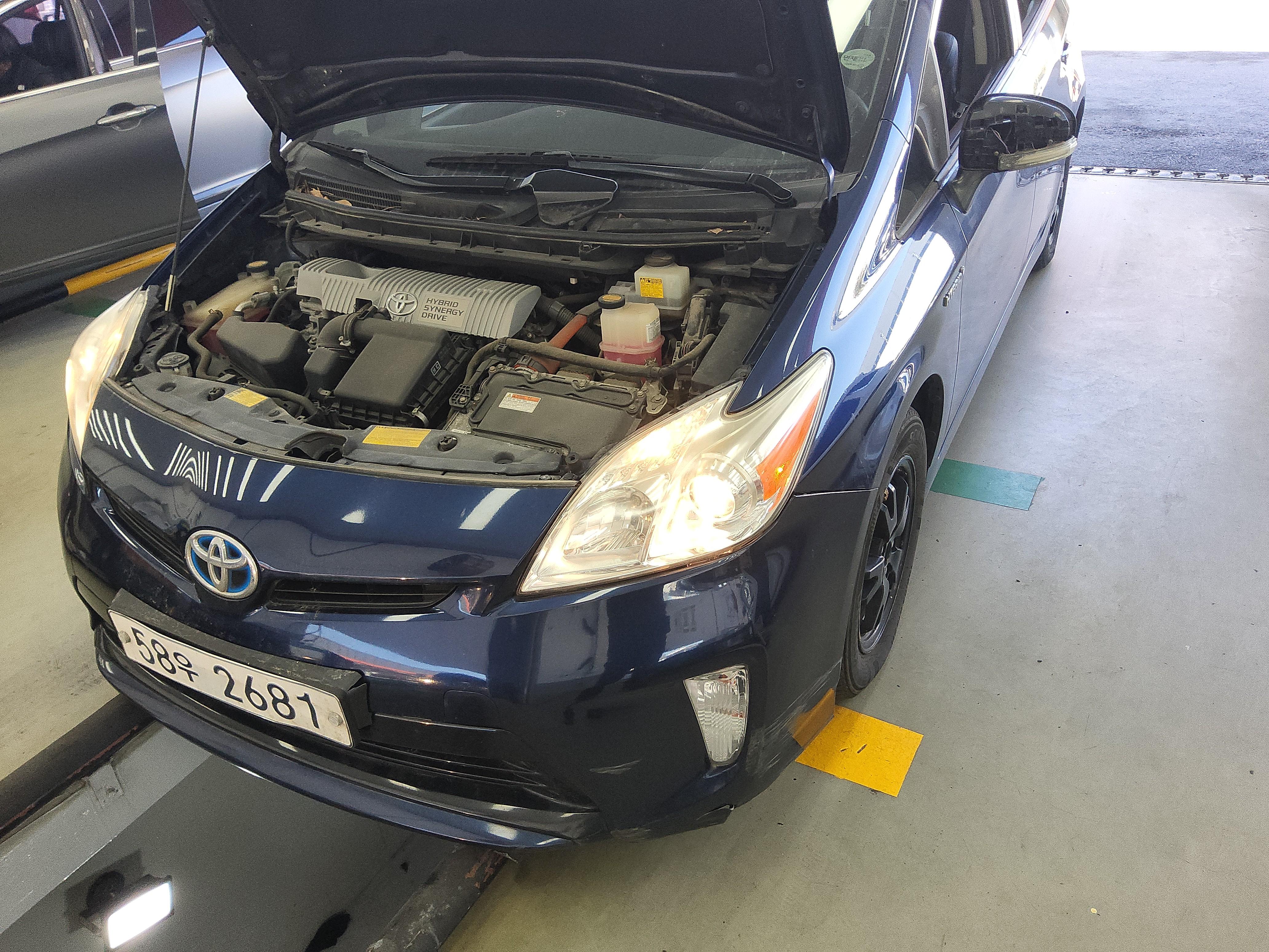 Toyota Prius - 17