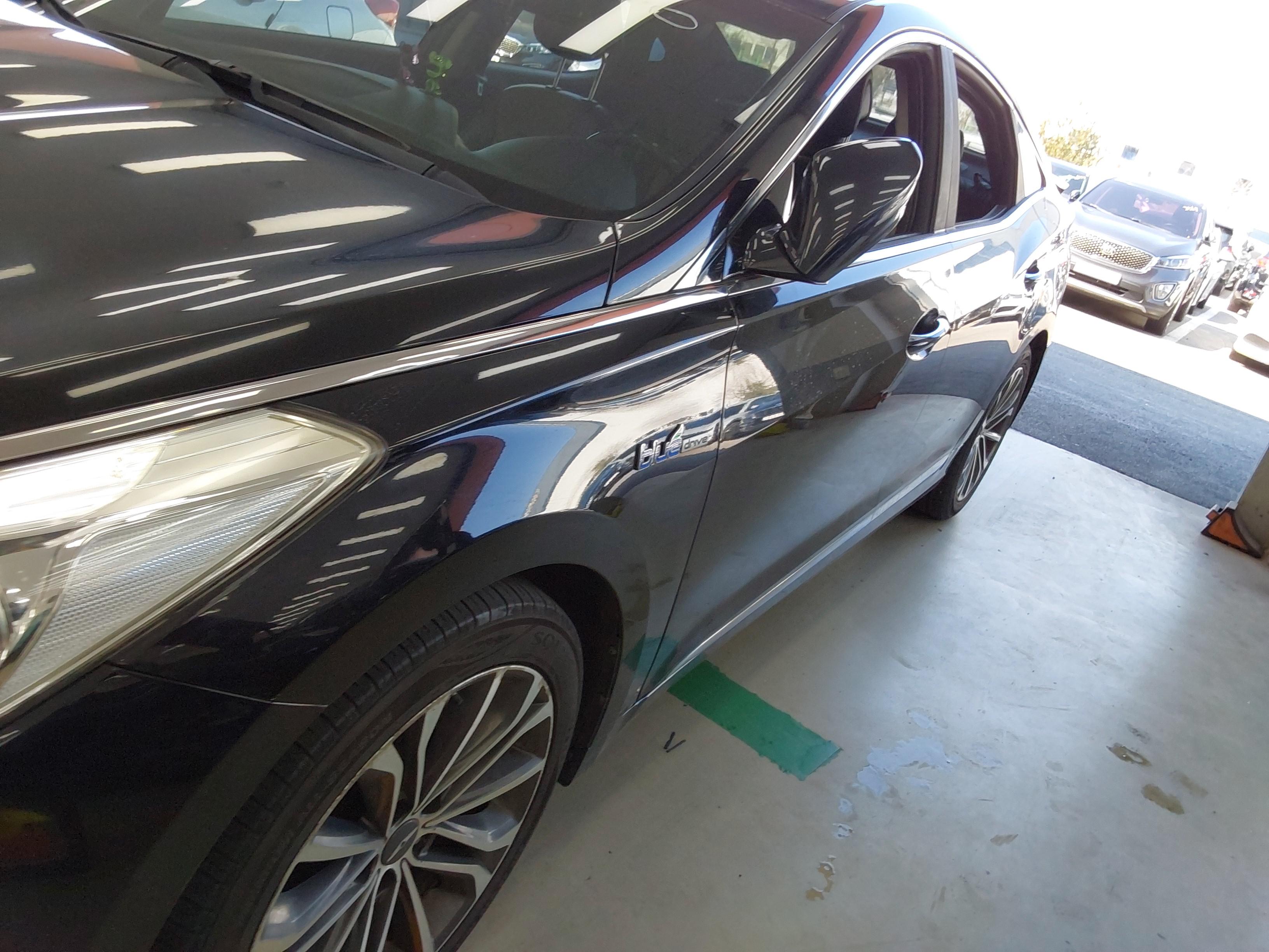 Hyundai Grandeur - 6